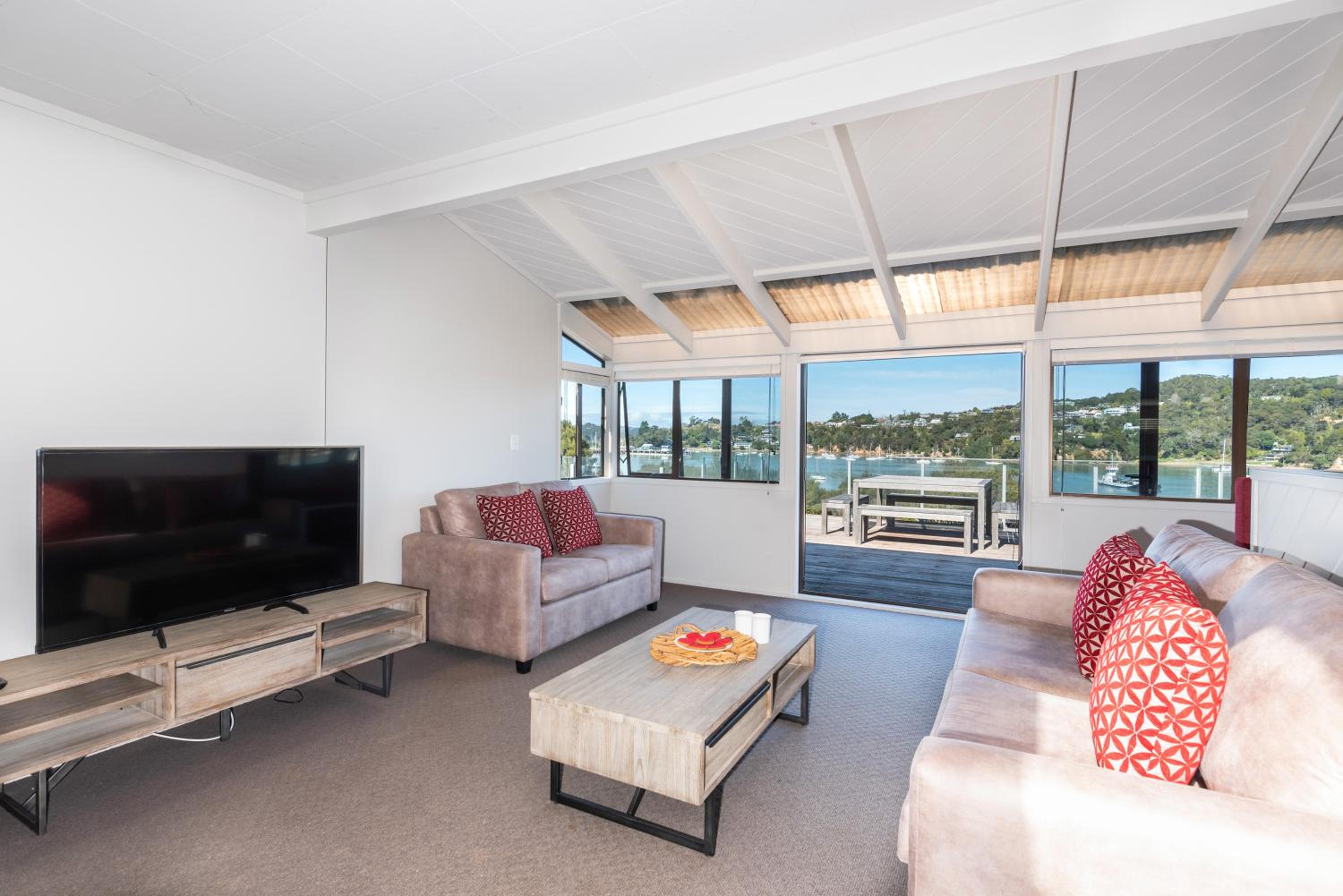 The Tide Watcher - Okiato Holiday Home view 5