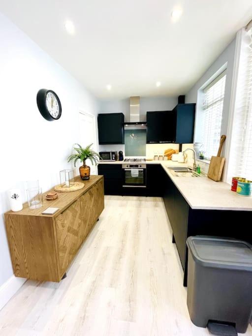 Rookley Villa, 3 Bedroom Family Apartment, Ventnor view 3