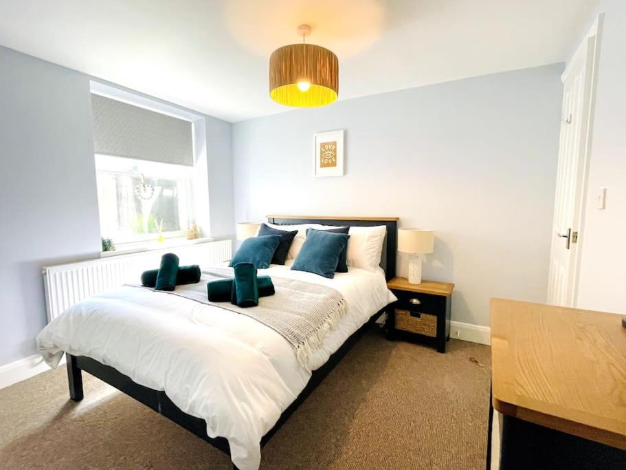 Rookley Villa, 3 Bedroom Family Apartment, Ventnor view 2