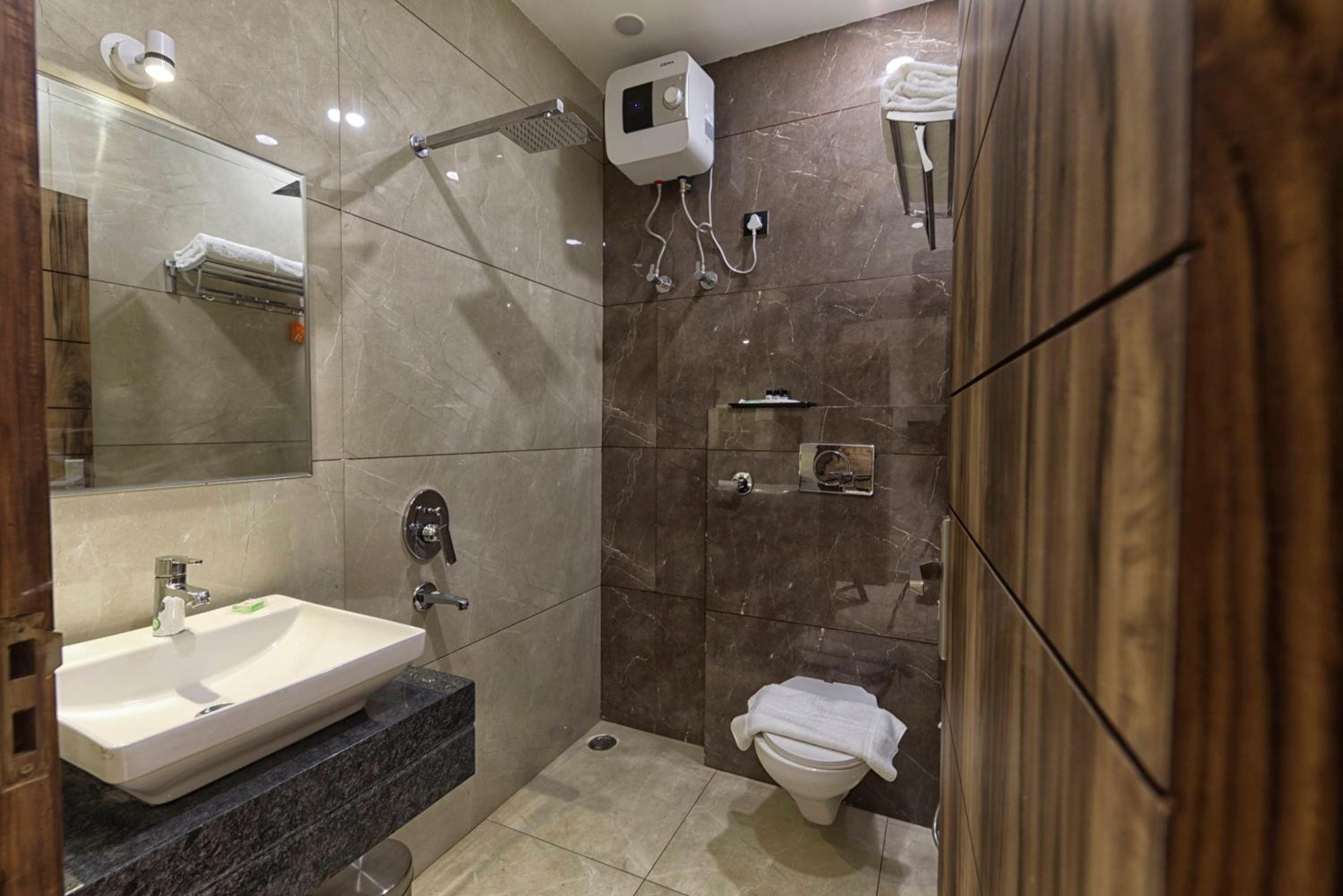 Royal 9 hotel & Banquet view 4