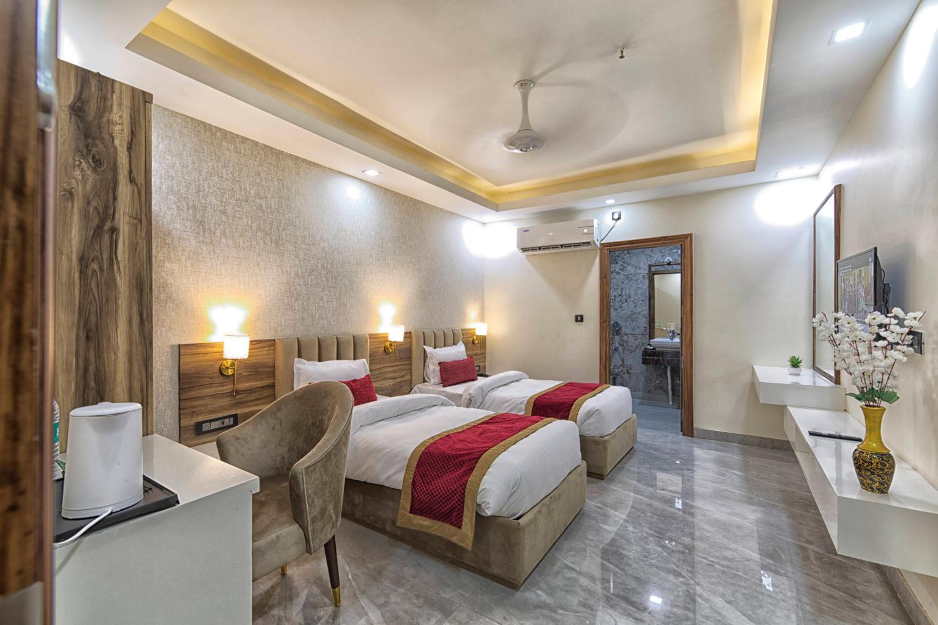 Royal 9 hotel & Banquet view 5