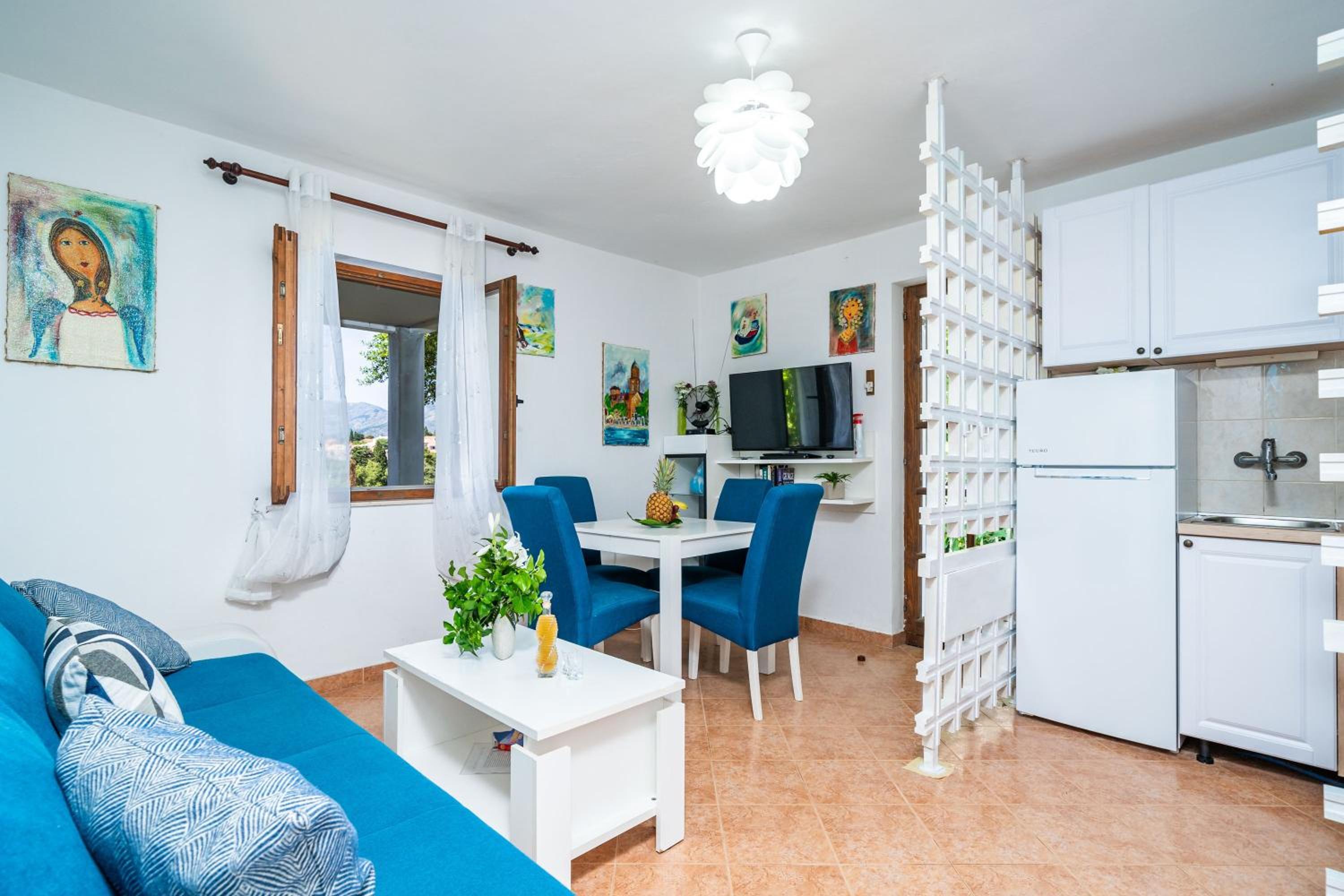 Apartments & Rooms Mara & Petrunjela view 4