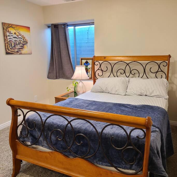 Entire Huge Basement! Fast Wifi! Private Entrance! - Property Image 31