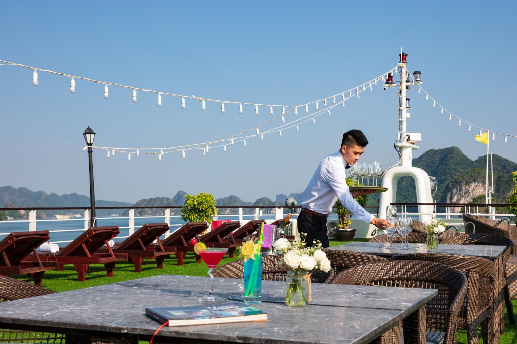 Mon Cheri Cruises - Image 4