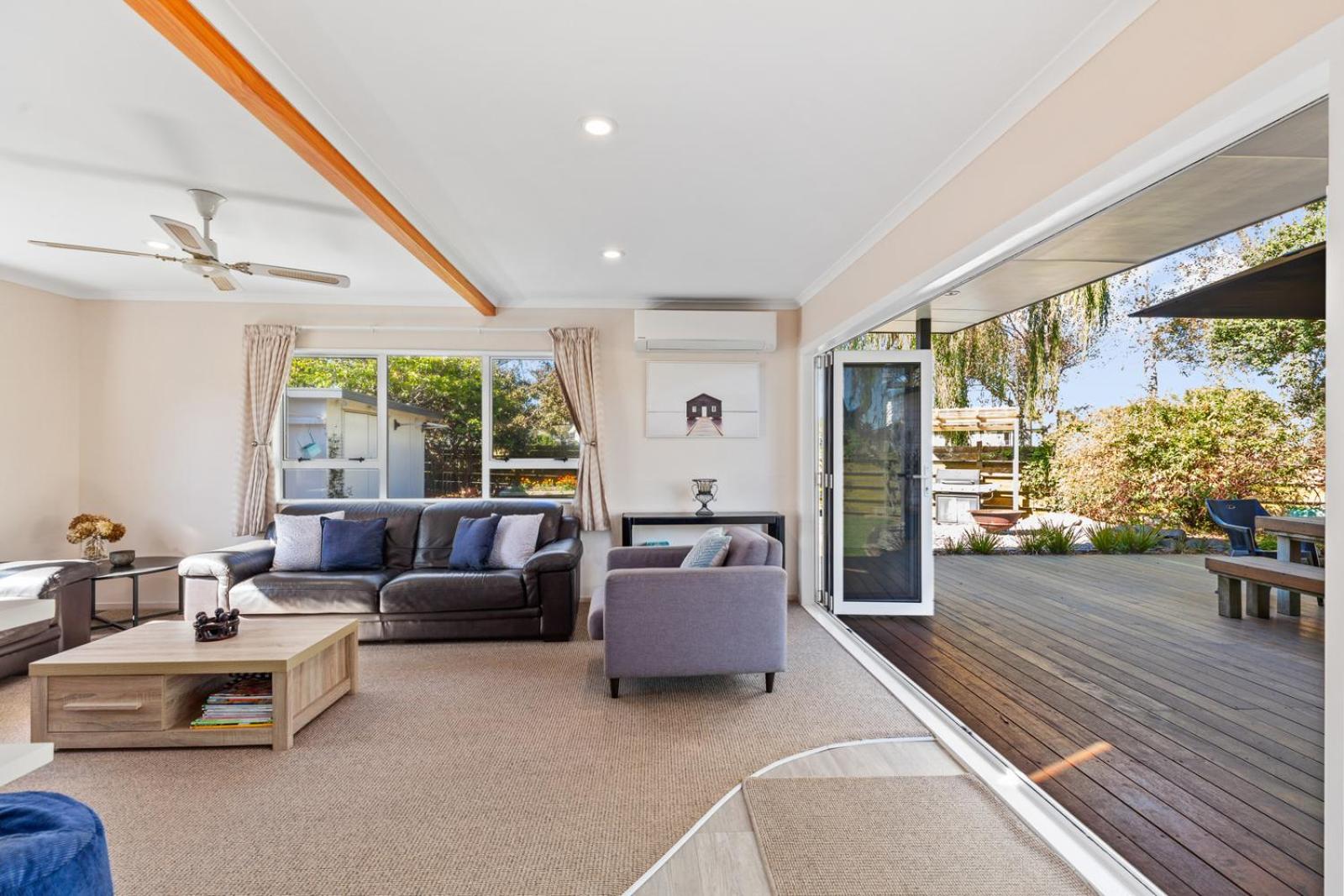 Sandy Feet - Papamoa Beach Holiday Home view 2
