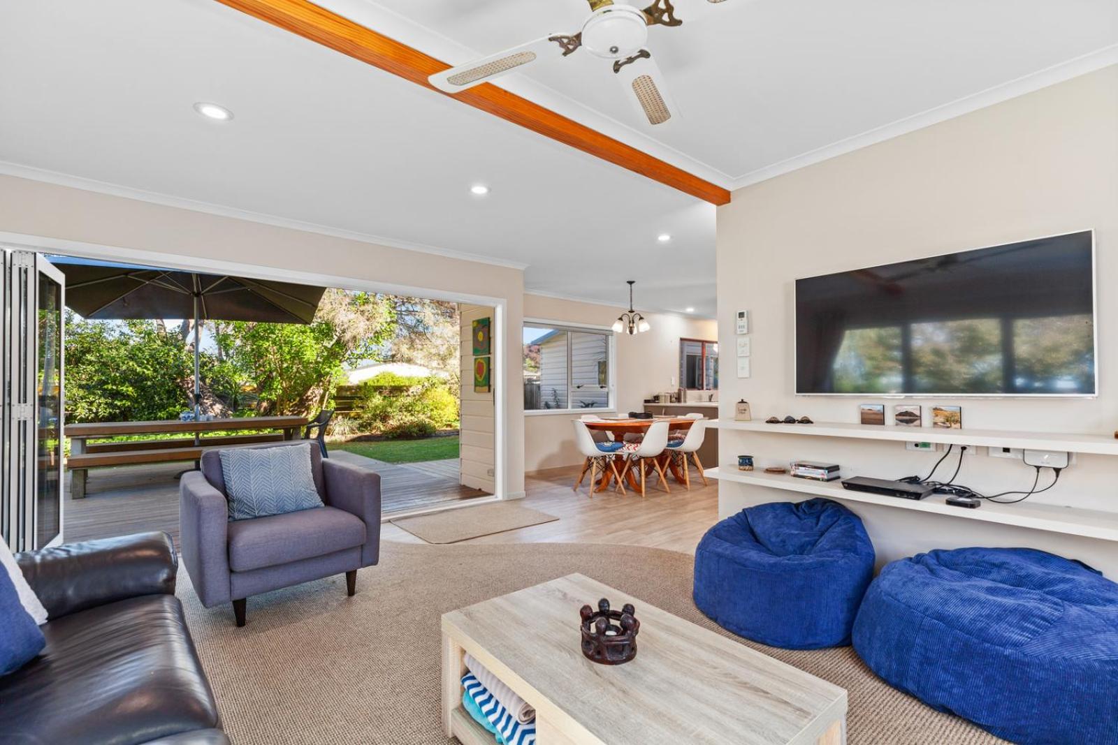 Sandy Feet - Papamoa Beach Holiday Home view 4