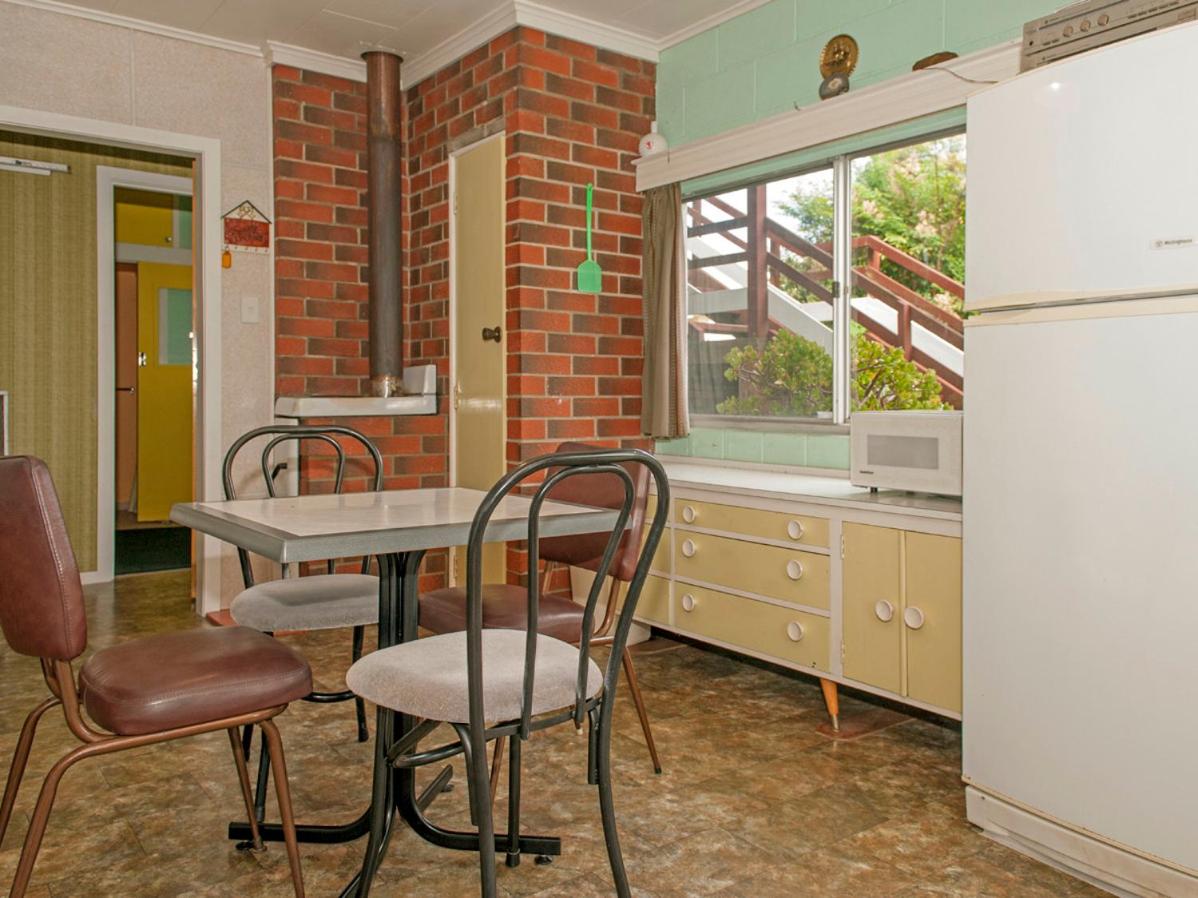 Holiday Haven - Whitianga Bach view 5