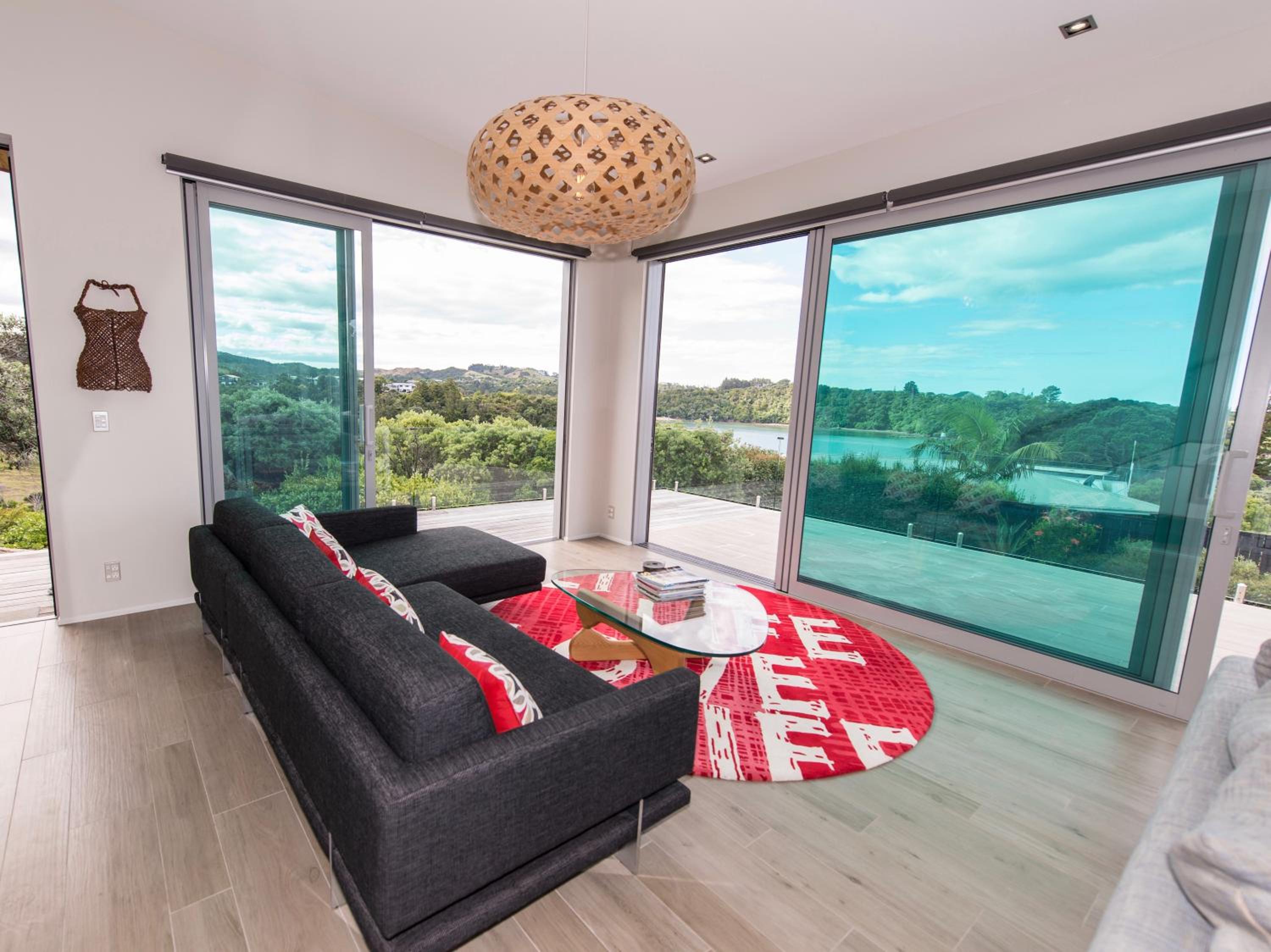 Moonlit Knights - Tutukaka Holiday House view 4