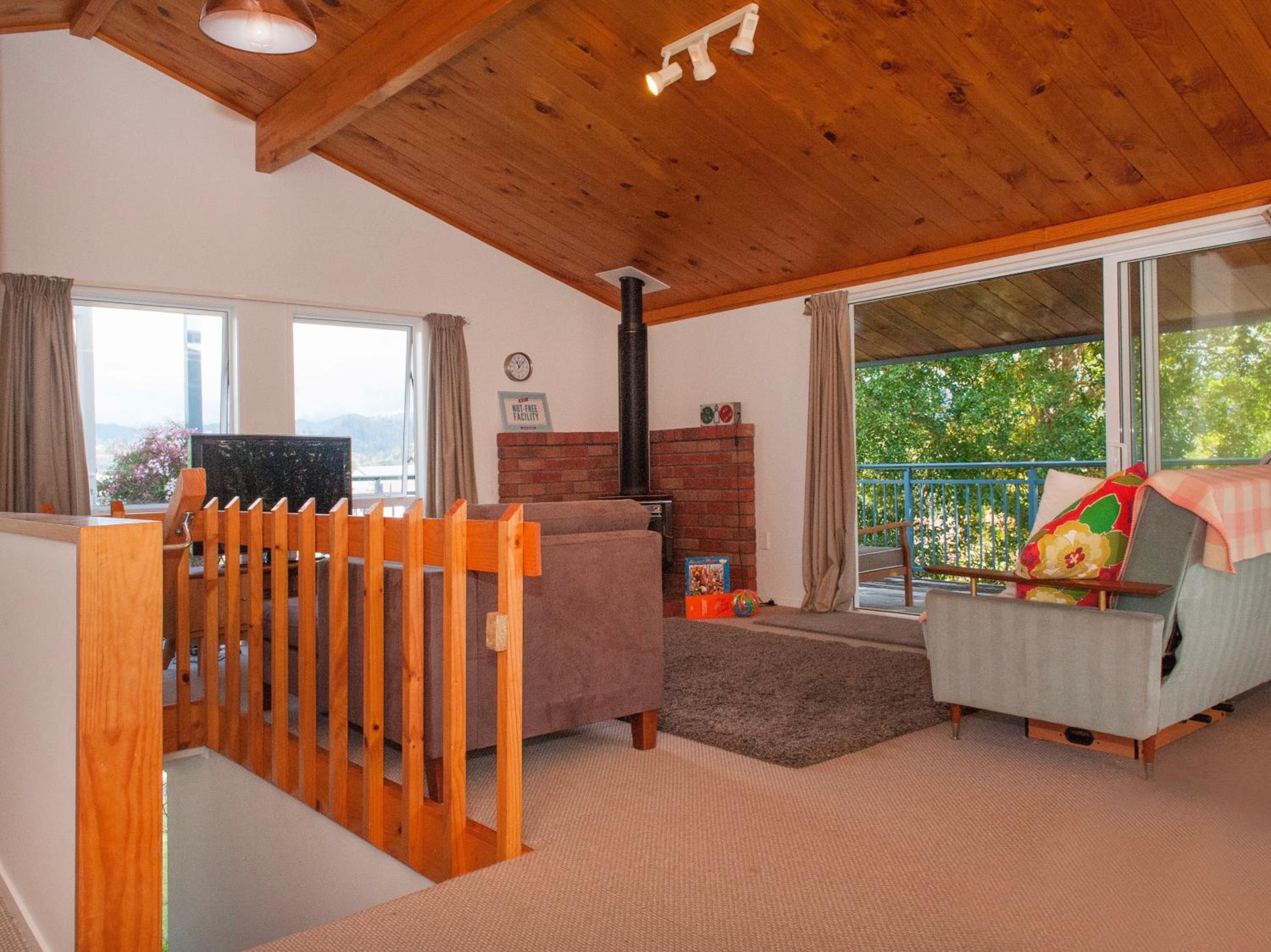 Perfect on Pleasant - Pauanui Holiday Home view 4