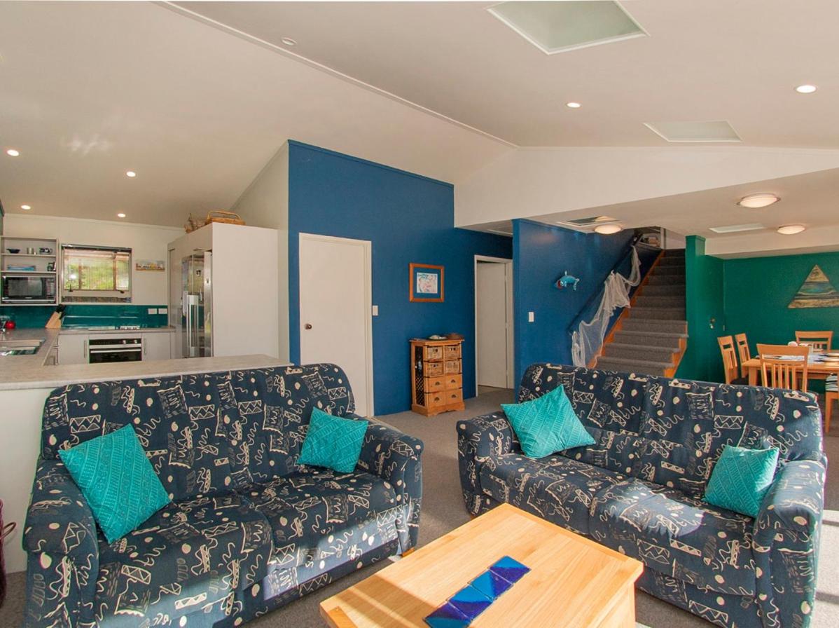 Coro Beach Haven - Hahei Holiday Home view 2