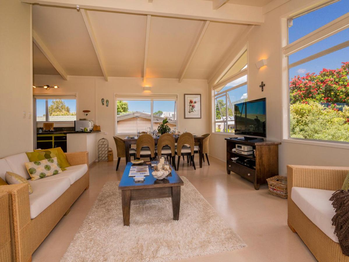 Barefoot Boulevard - Pauanui Holiday Home view 3