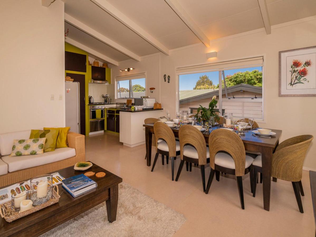 Barefoot Boulevard - Pauanui Holiday Home view 5
