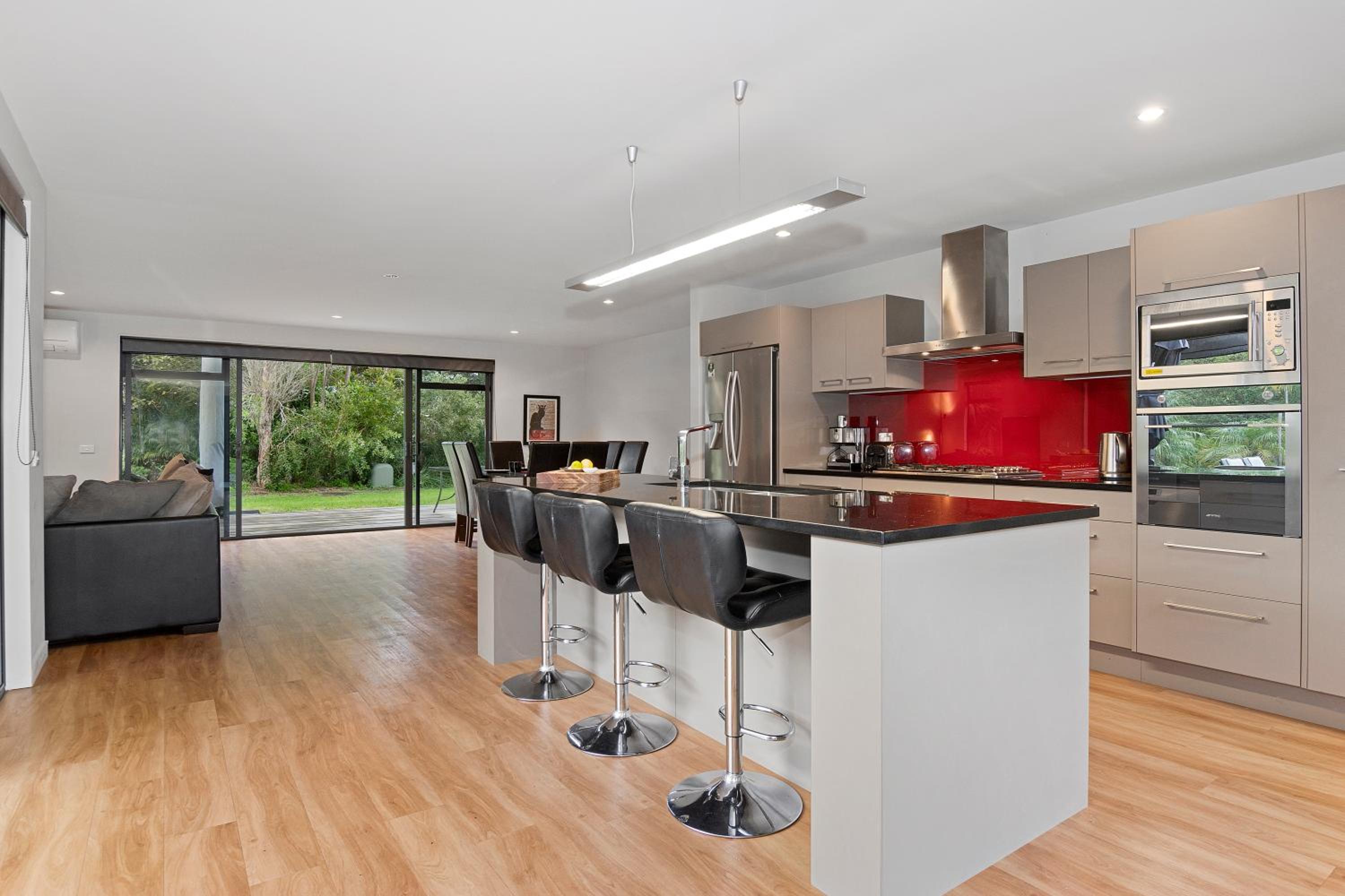 Double Tuna - Matapouri Holiday Home view 5
