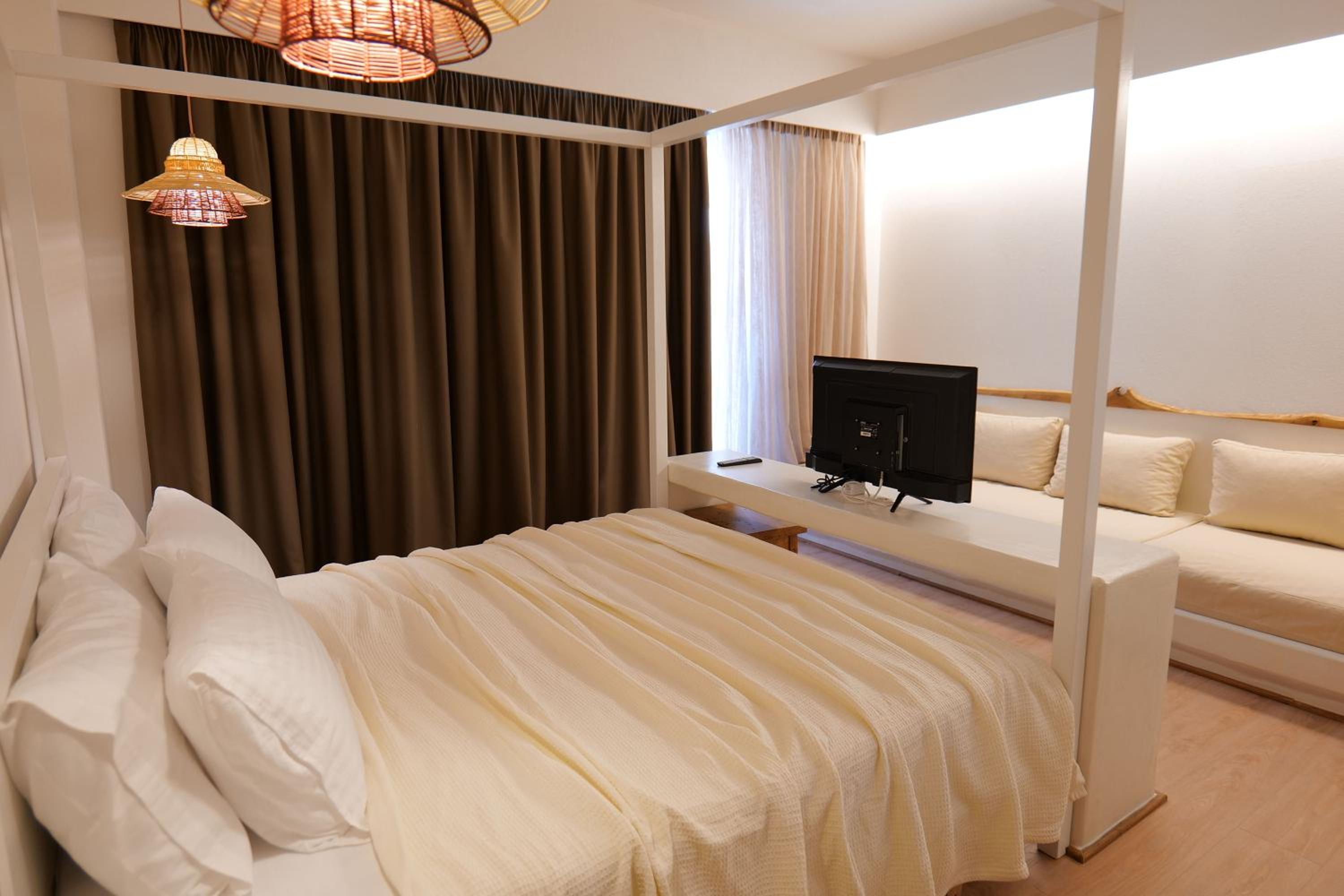 Alex & Sofi Hotel