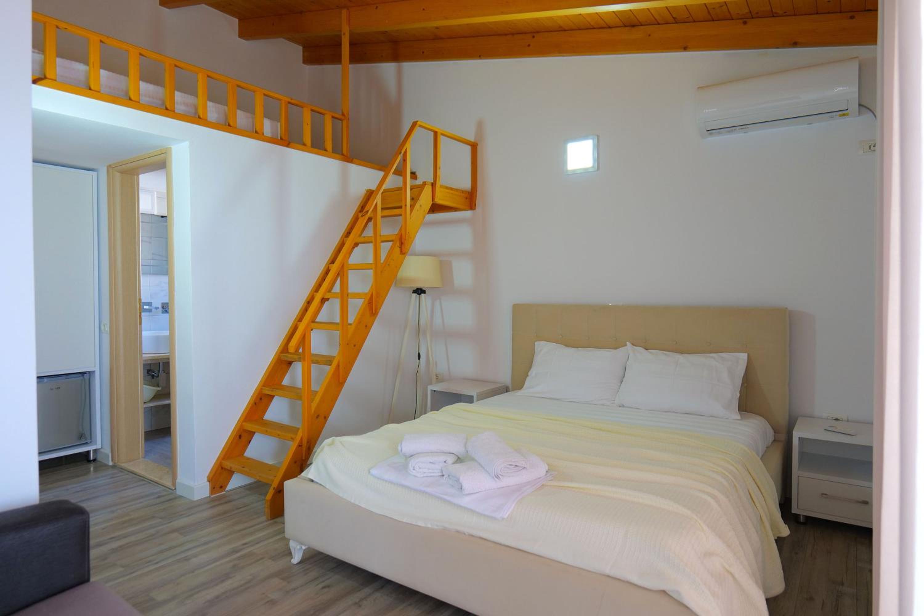 Alex & Sofi Hotel
