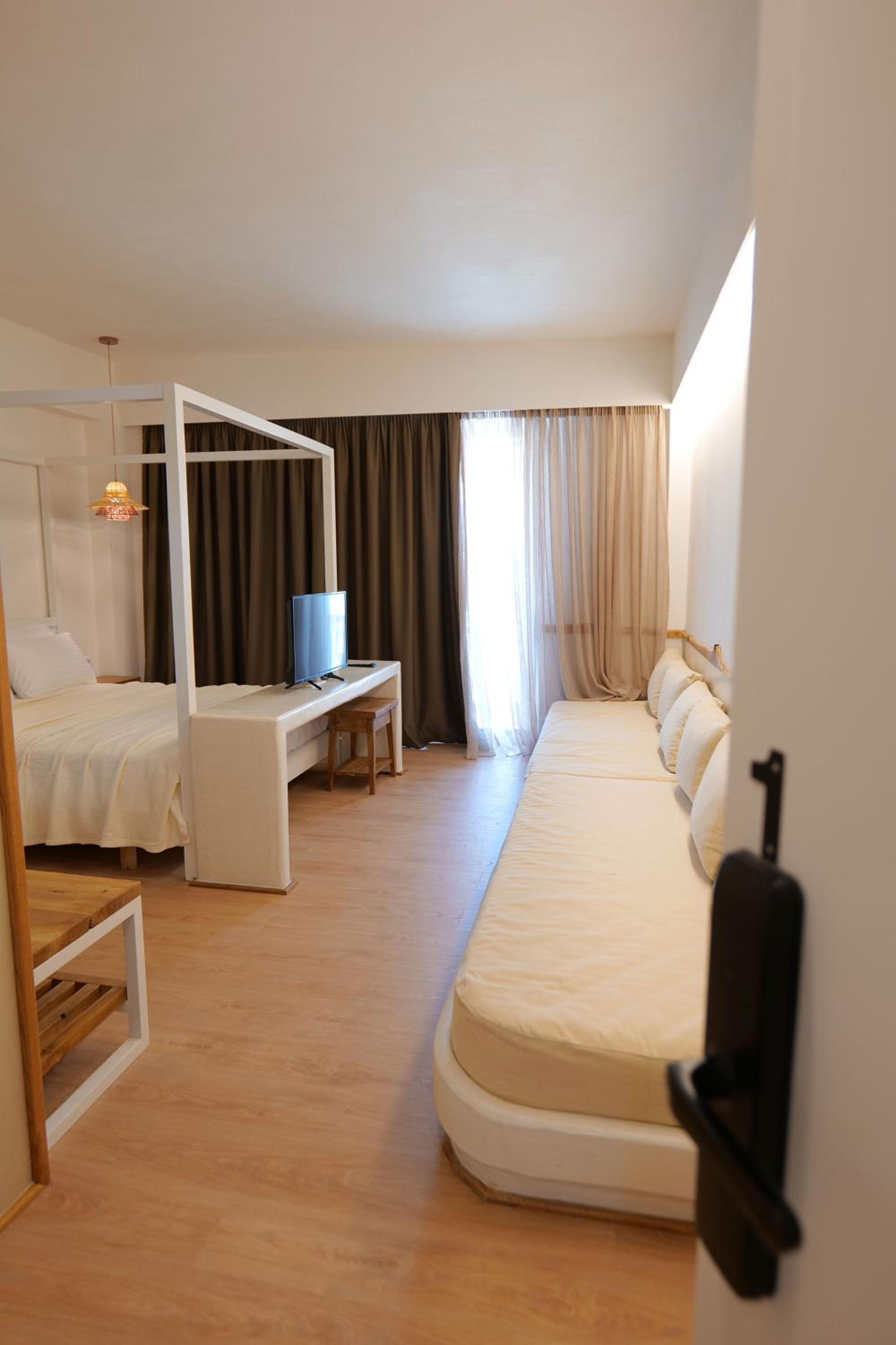 Alex & Sofi Hotel