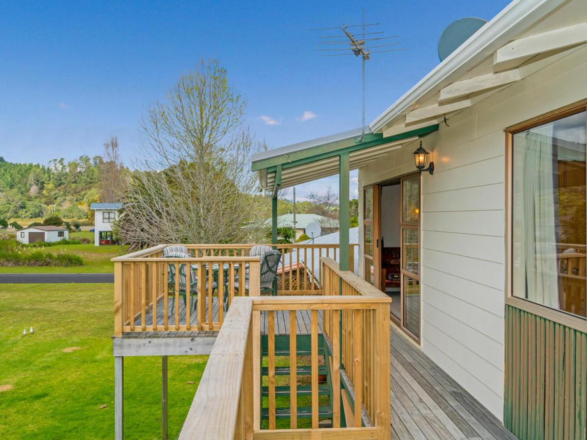 Oyster Bach - Cooks Beach Bach view 3