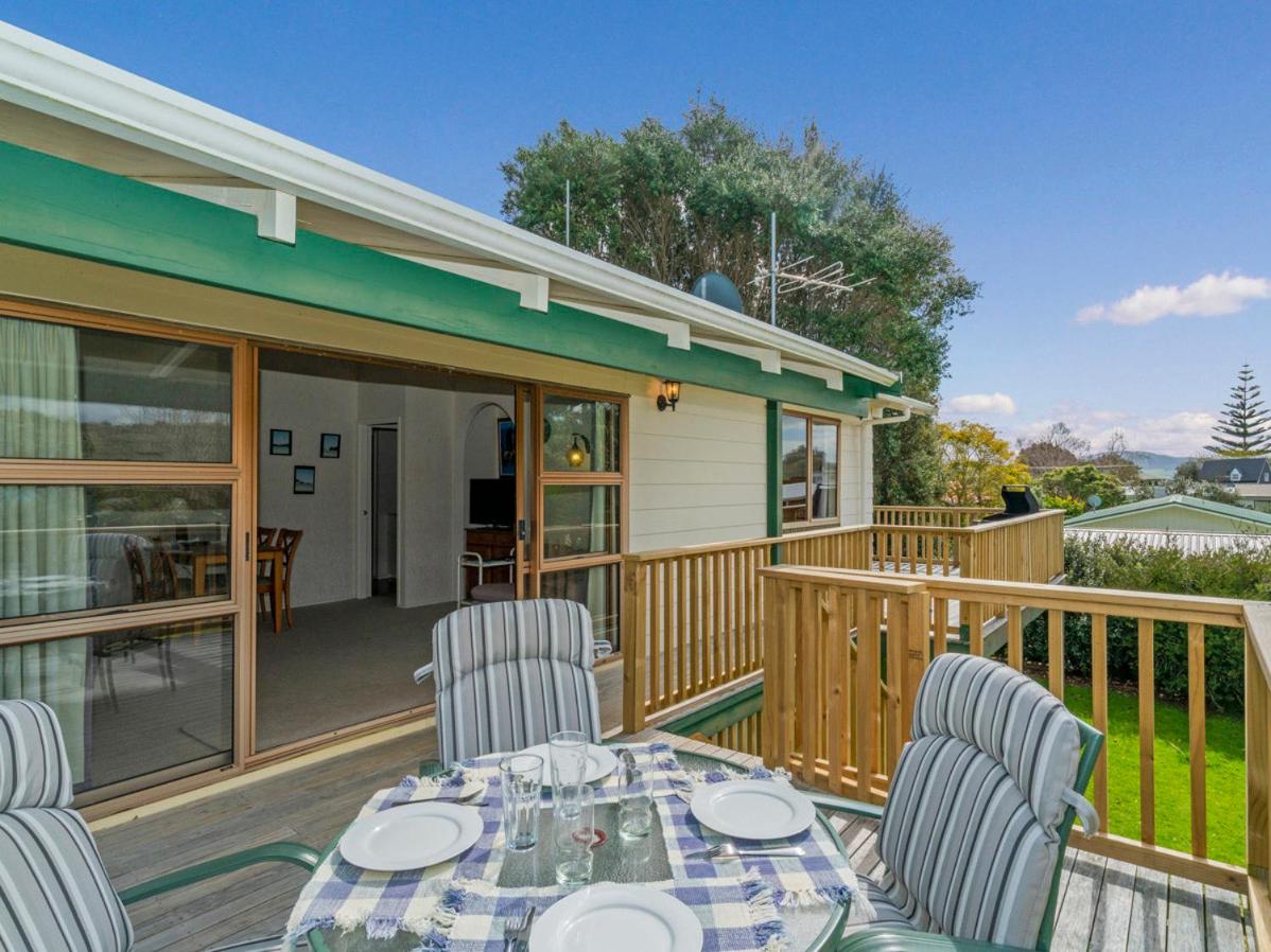 Oyster Bach - Cooks Beach Bach view 5