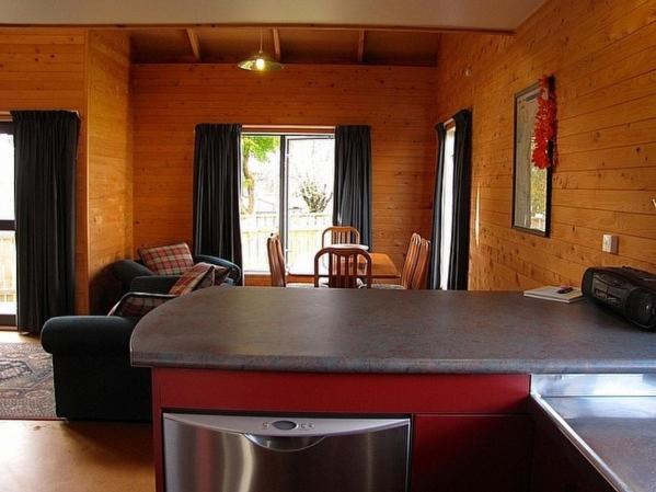 Arawa Escape - Ohakune Holiday Home view 5