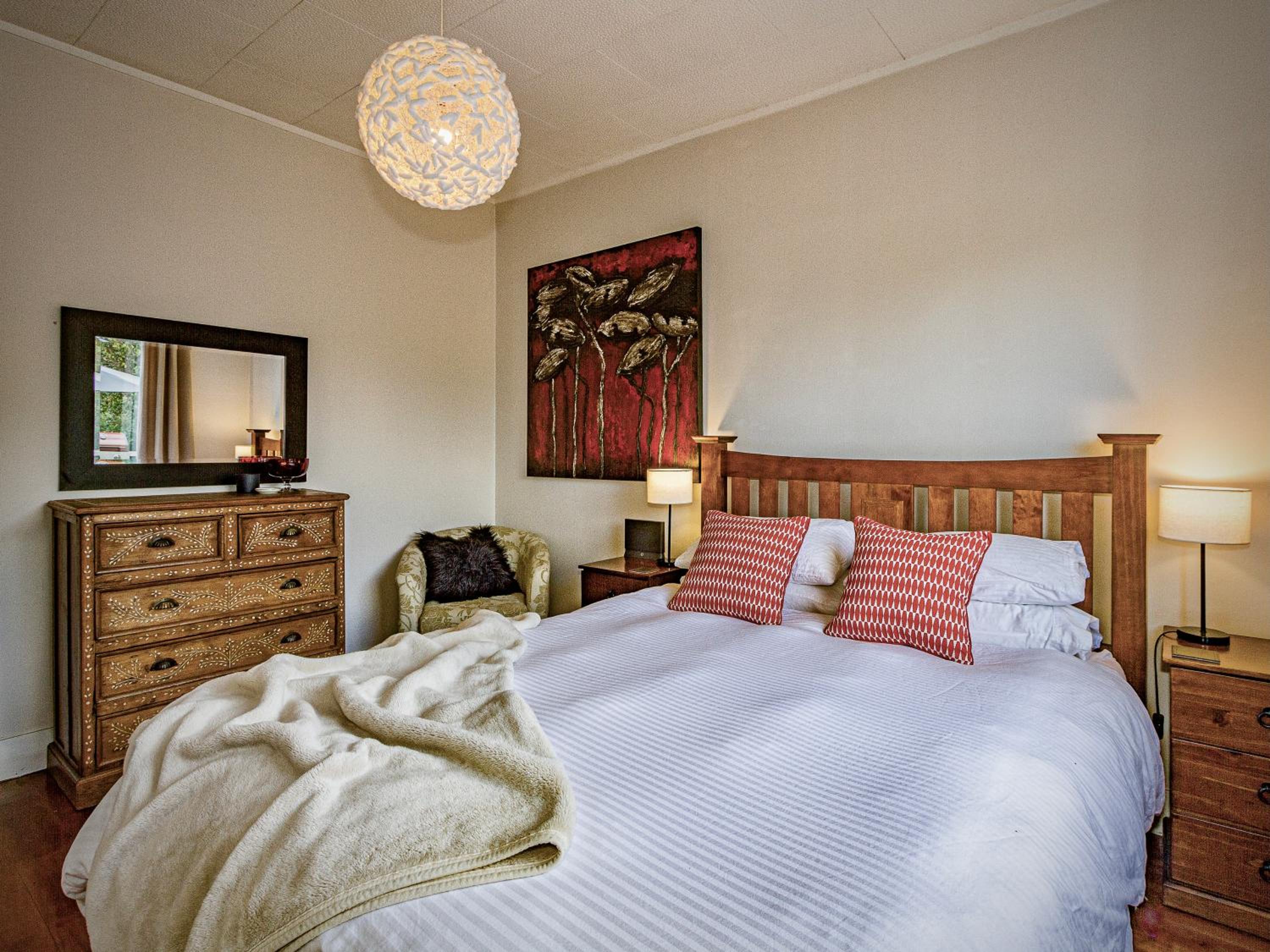 Stag & 3 Pigs - Ohakune Holiday Home