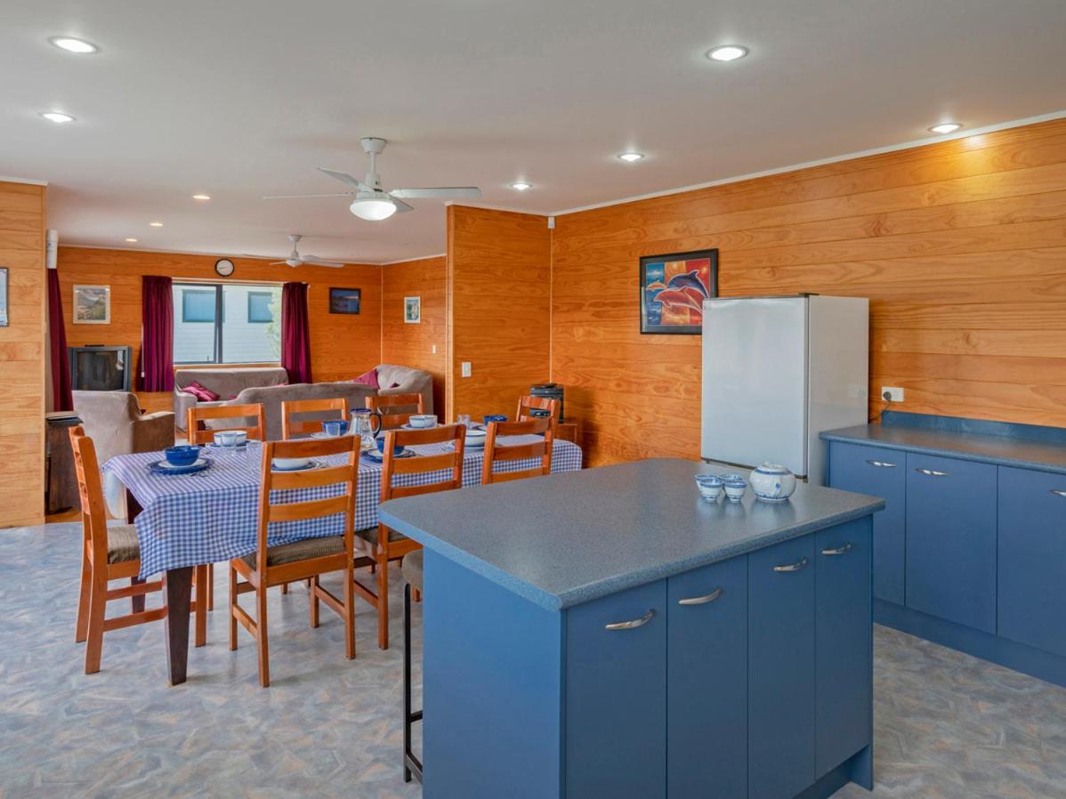 Matarangi Escape - Matarangi Holiday Home view 2