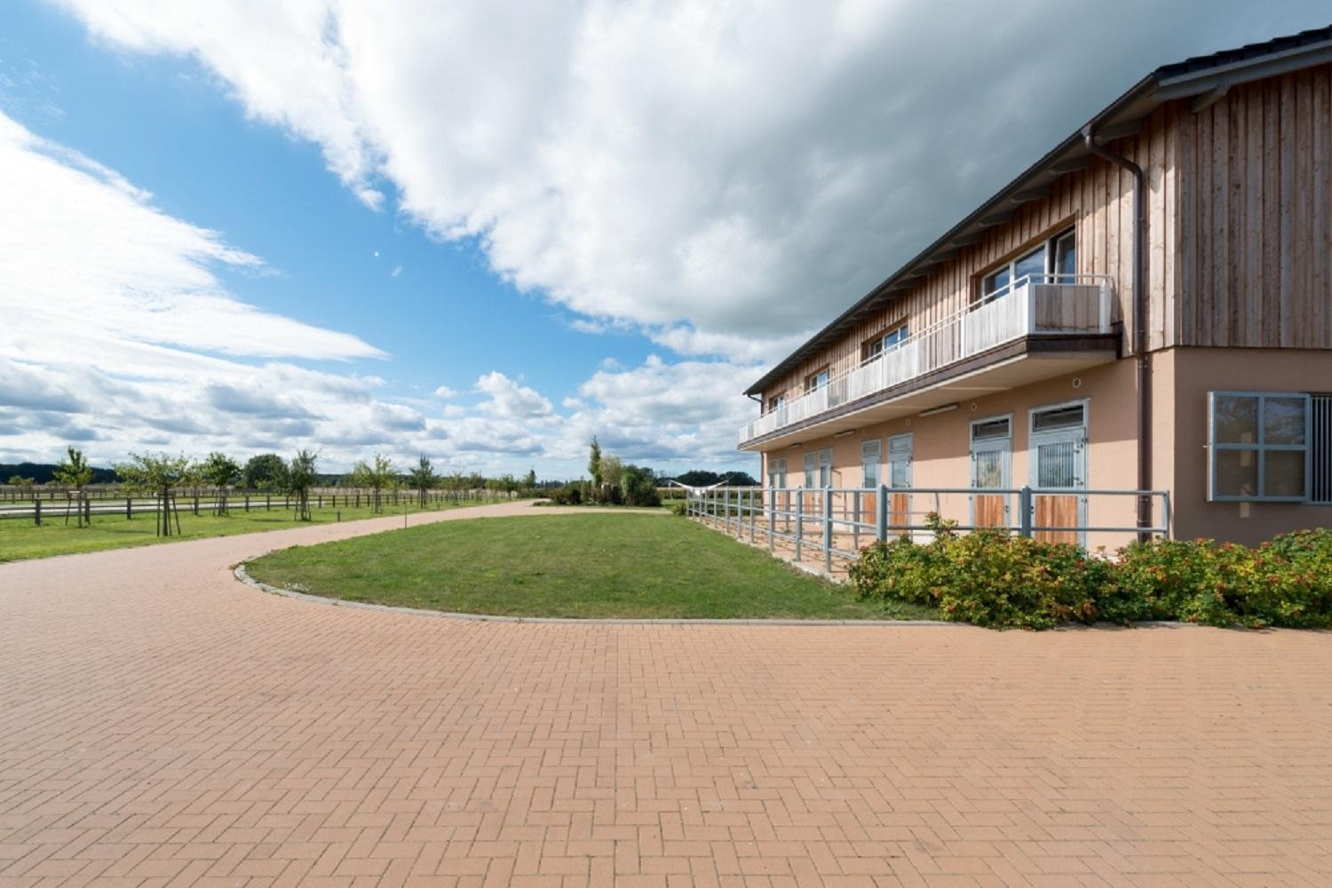 Lerchenhof Reestow - Ruhige Premium Apartments & Sauna