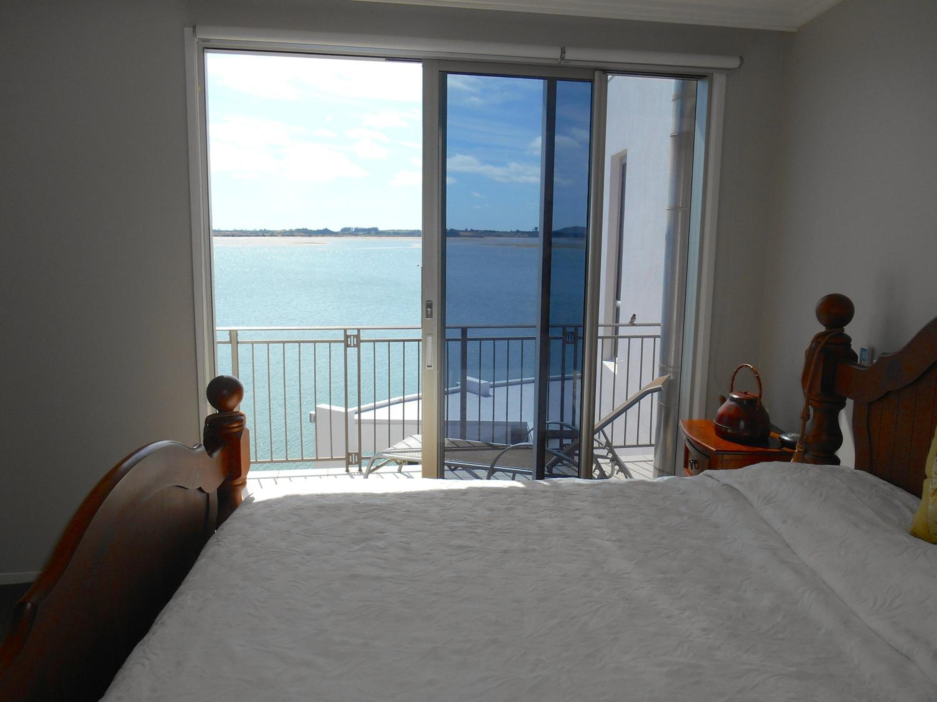 Absolute Waterfront, Tauranga Apartment