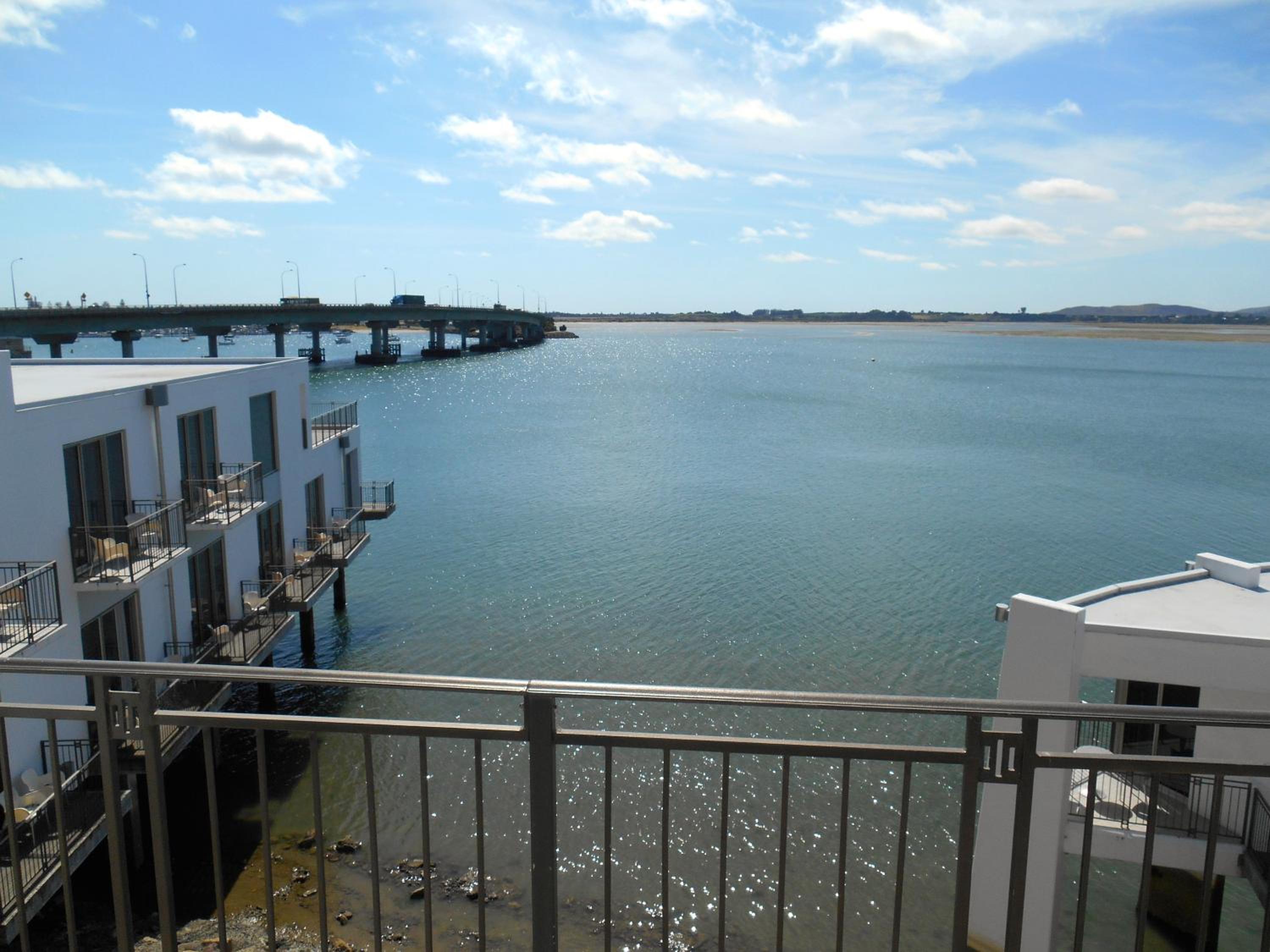 Absolute Waterfront, Tauranga Apartment
