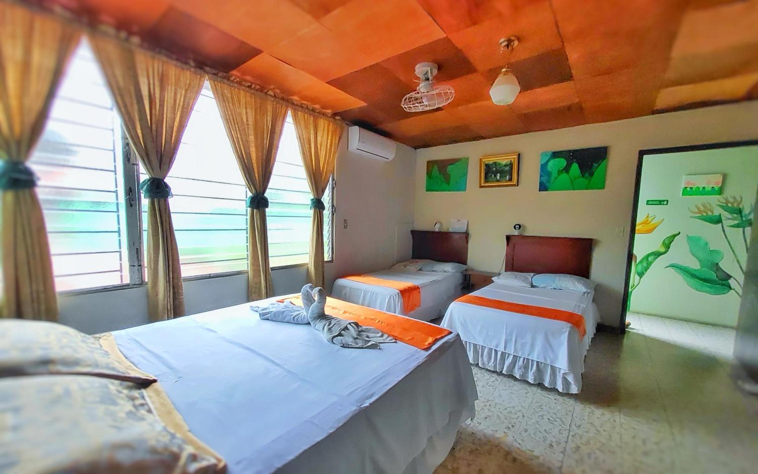 Hotel Oasis