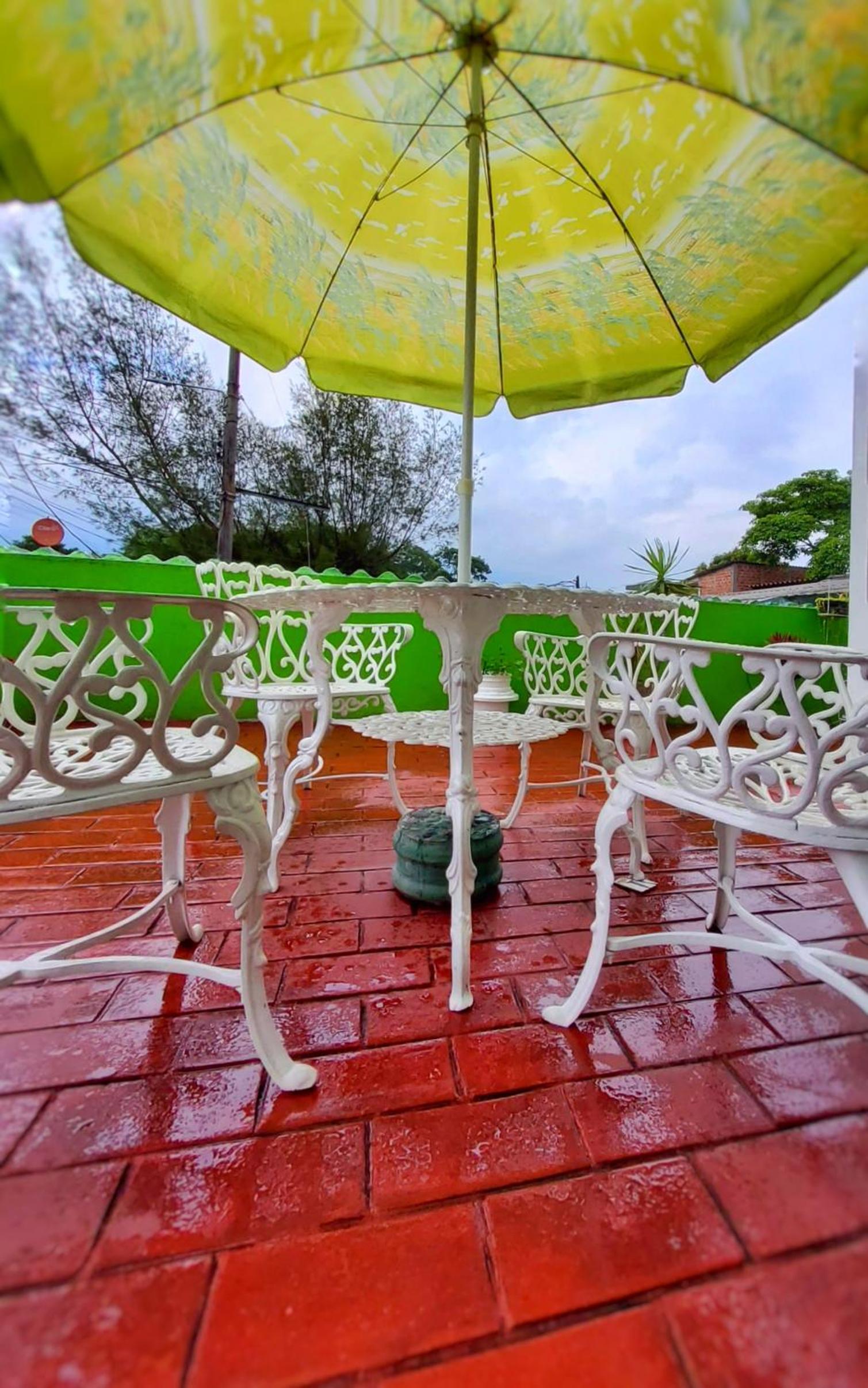 Hotel Oasis