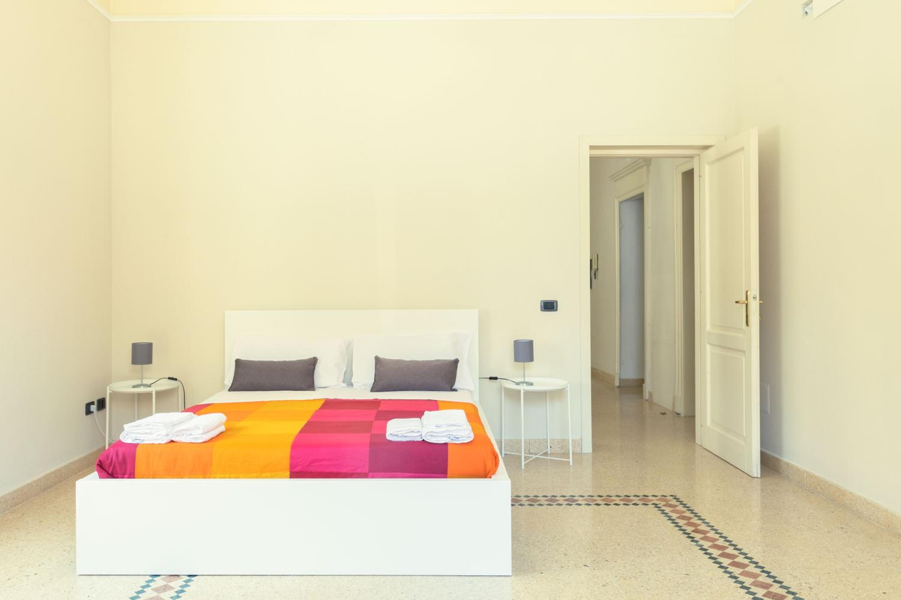 Corner Cavour Apartment en Sassari — hotel room