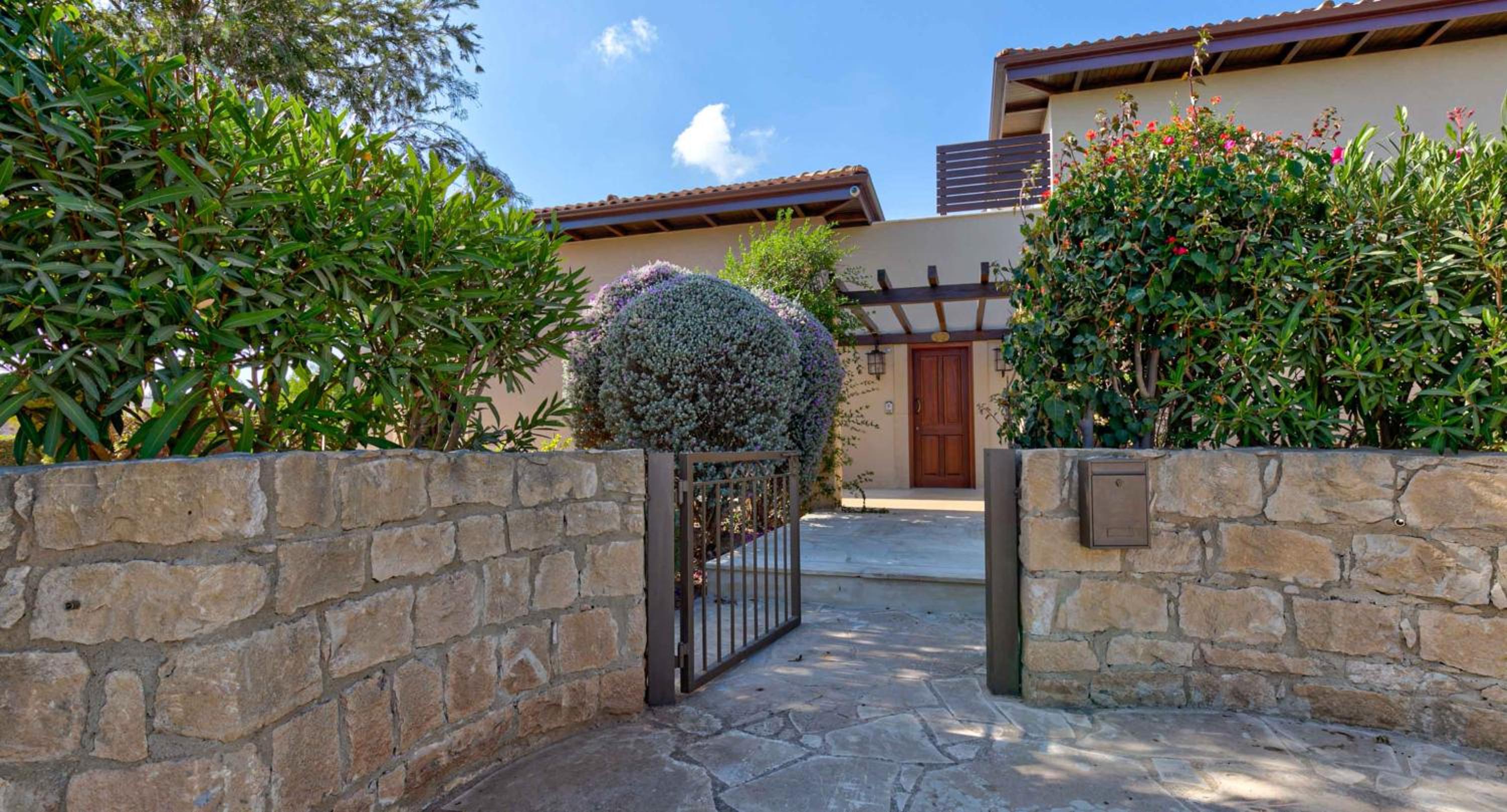 Villa Delphin 375 Fantastic villa with amazing outside space and 13x5m private pool, Aphrodite Hills