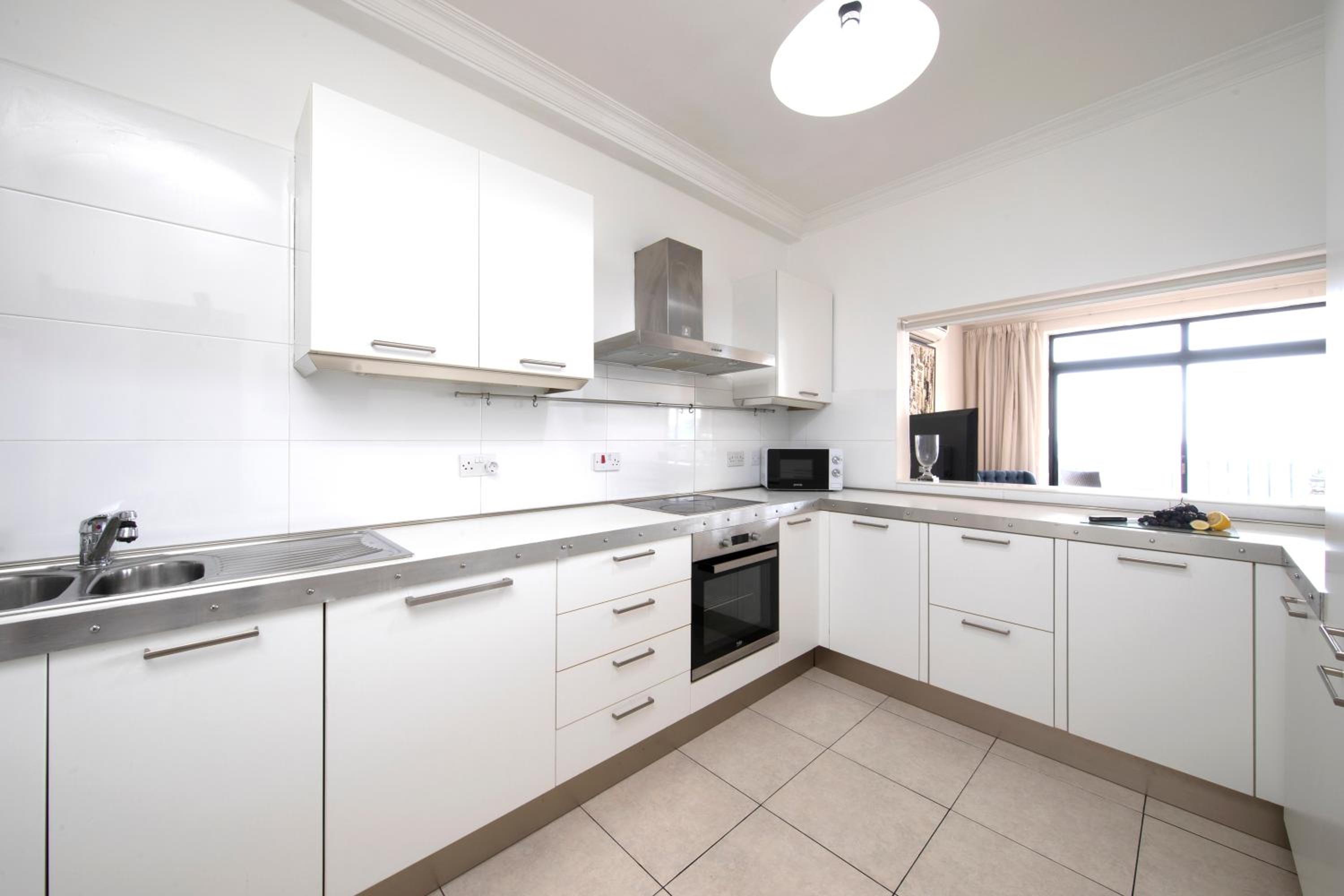 Large seafront 3 bedroom apartment in the heart of Sliema - MMAI1-2