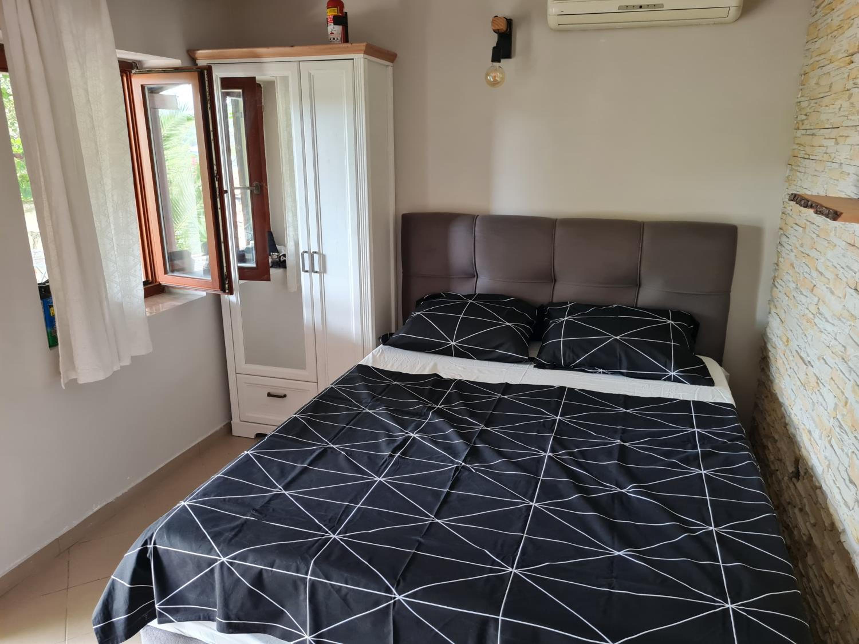 Studio apartment Ivan view 5