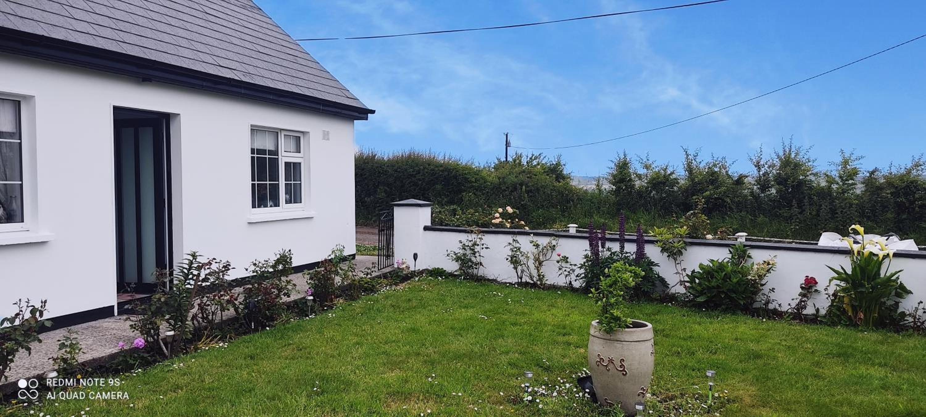 2Bed Cottage Sleeps 6 River Walks Garden Parking view 2