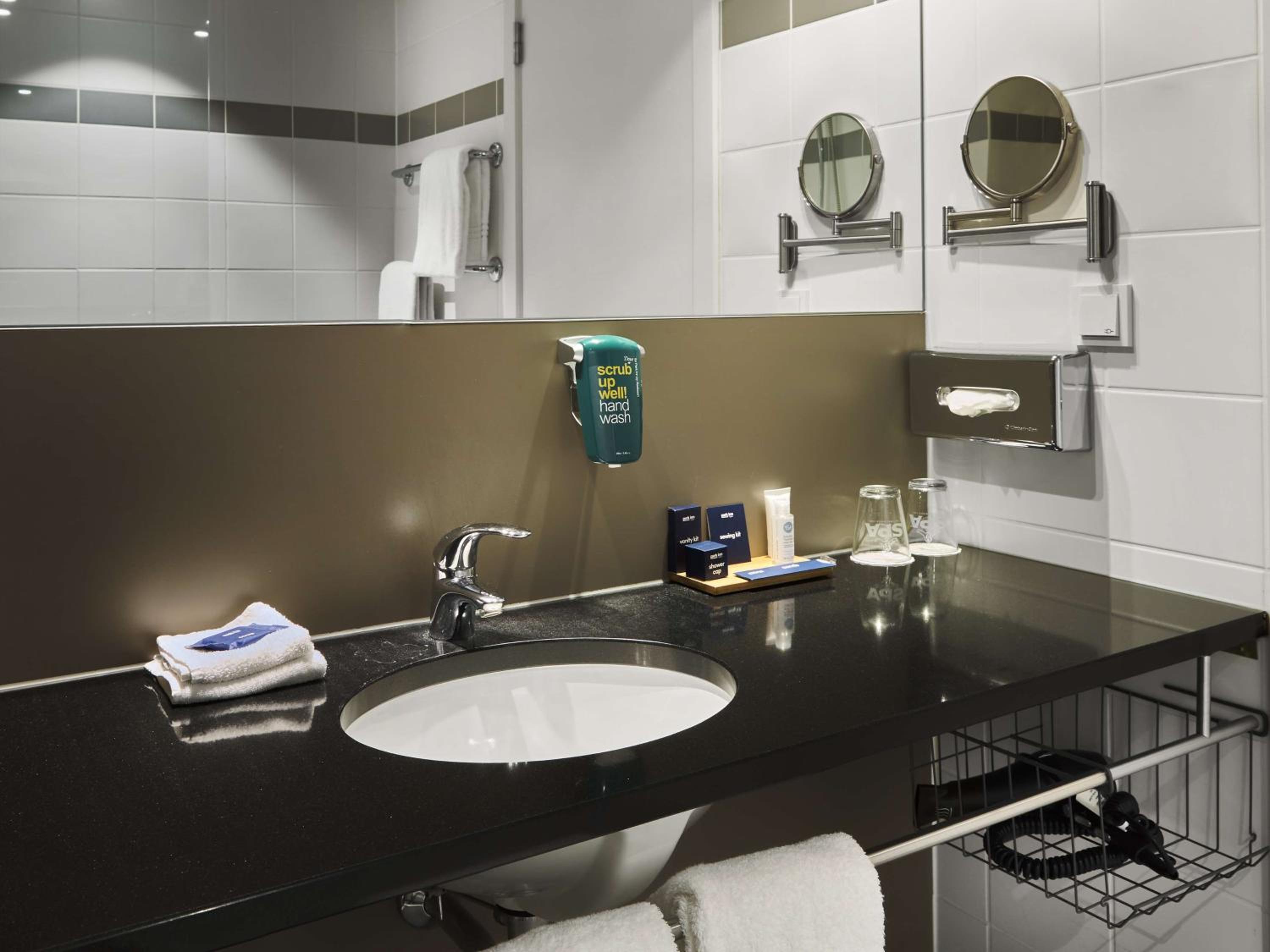 Liege Vacations - Park Inn by Radisson Liege Airport - Property Image 3