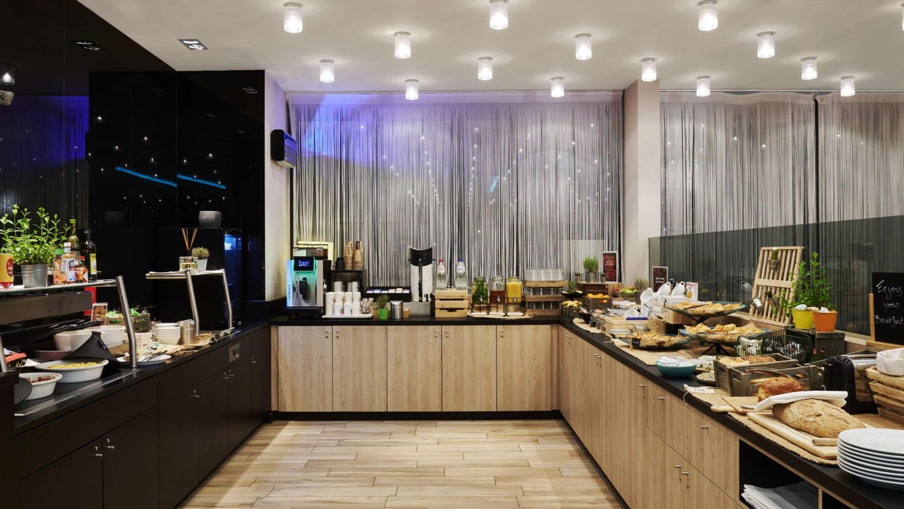 Liege Vacations - Park Inn by Radisson Liege Airport - Property Image 7