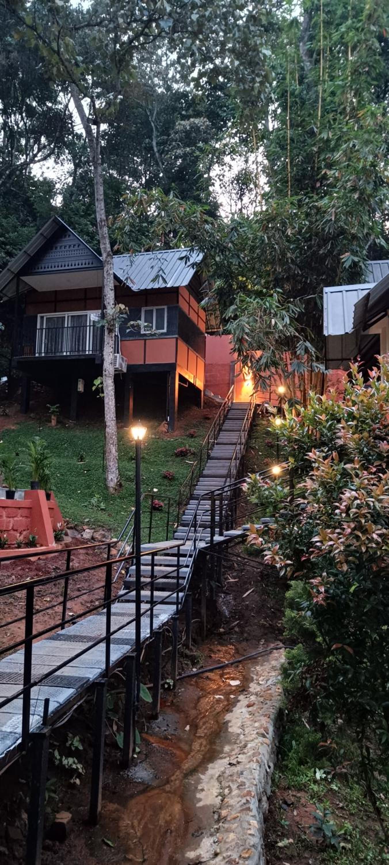 Munnar Vacations - Santhi Hill View Resort - Property Image 4