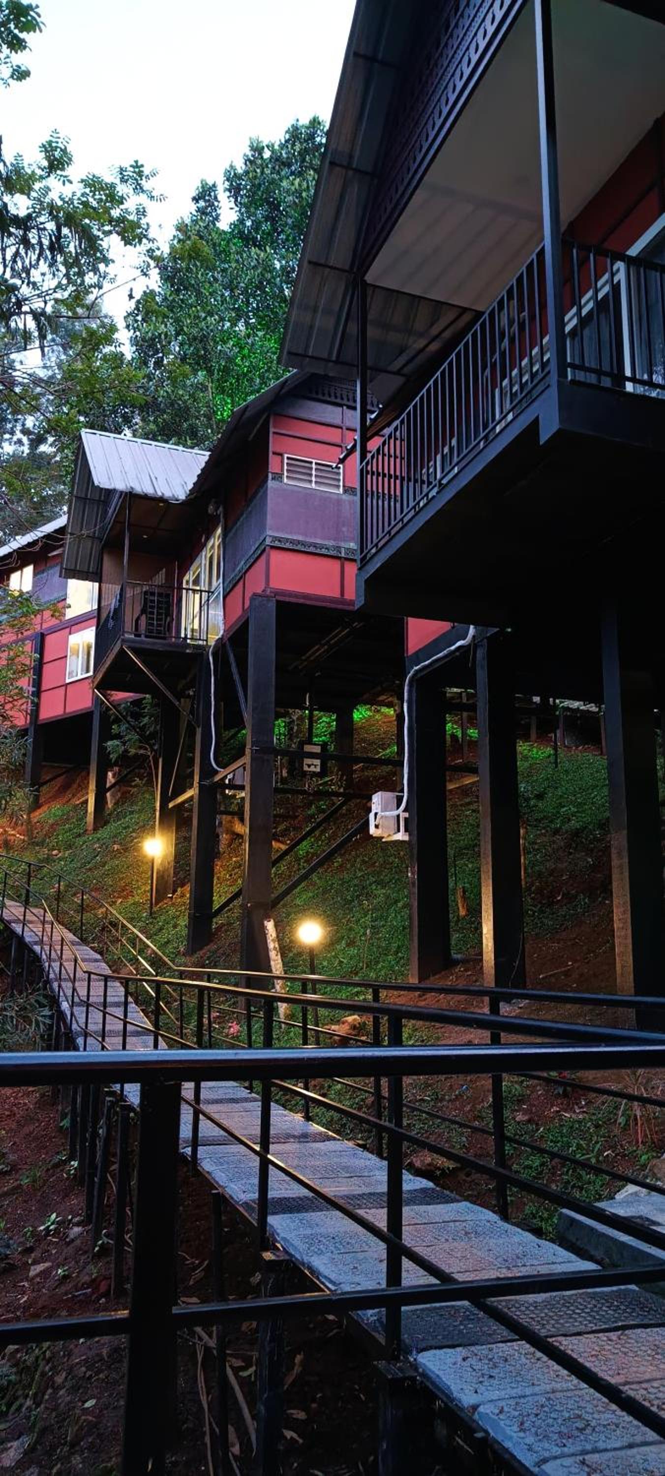 Munnar Vacations - Santhi Hill View Resort - Property Image 10