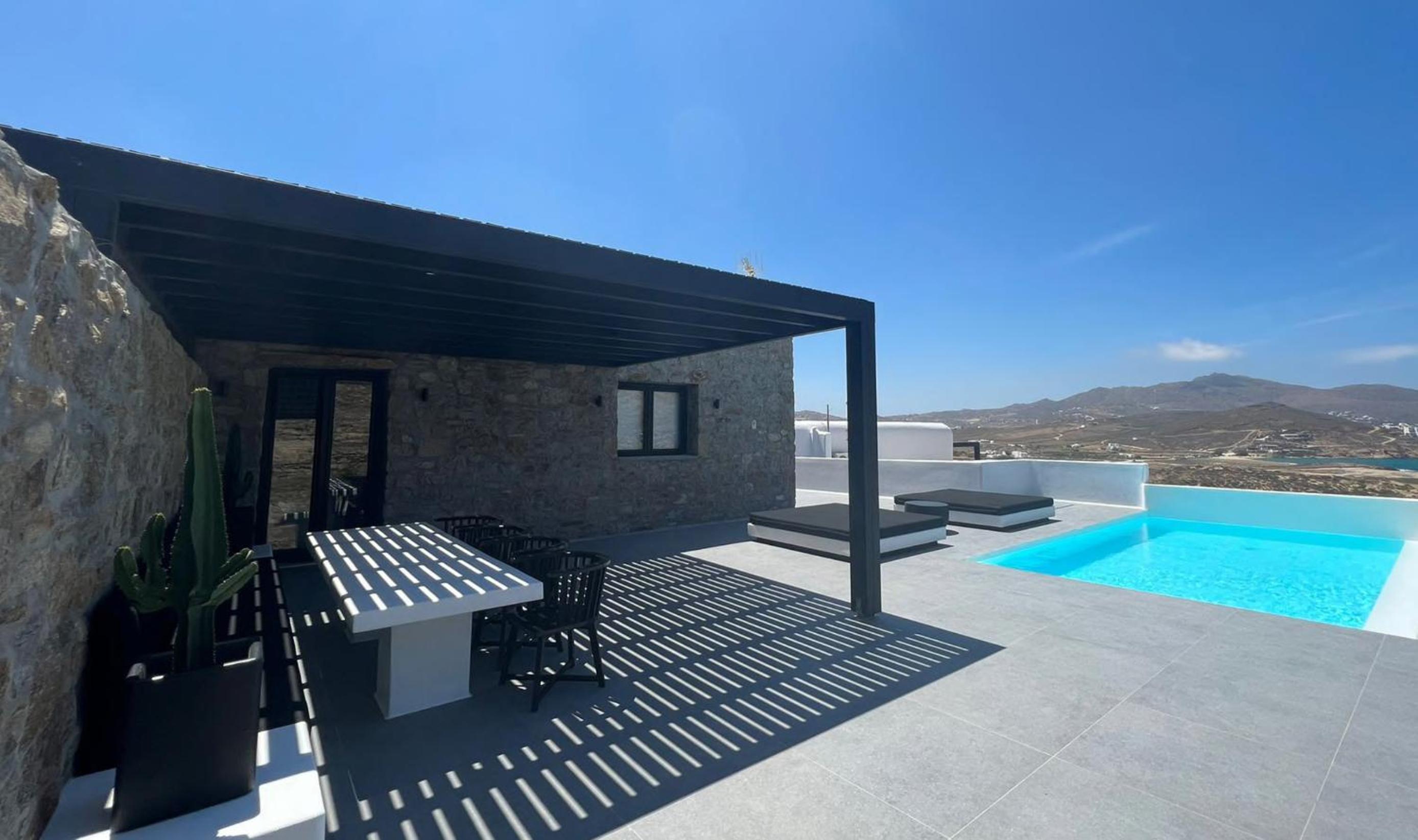 BLACK AND WHITE VILLAS FTELIA - MYKONOS
