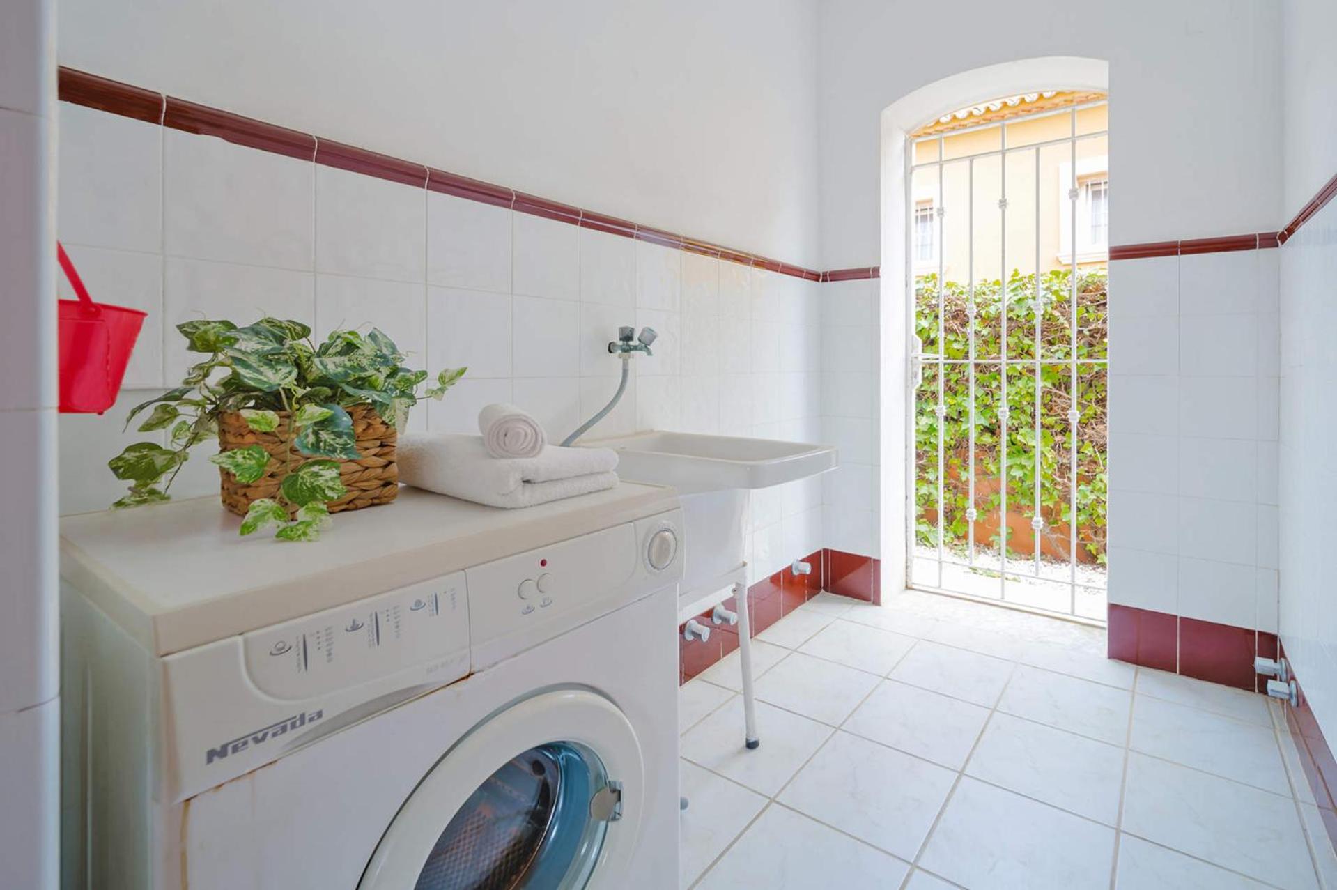 Villa Fresa Blanca by Villa Plus