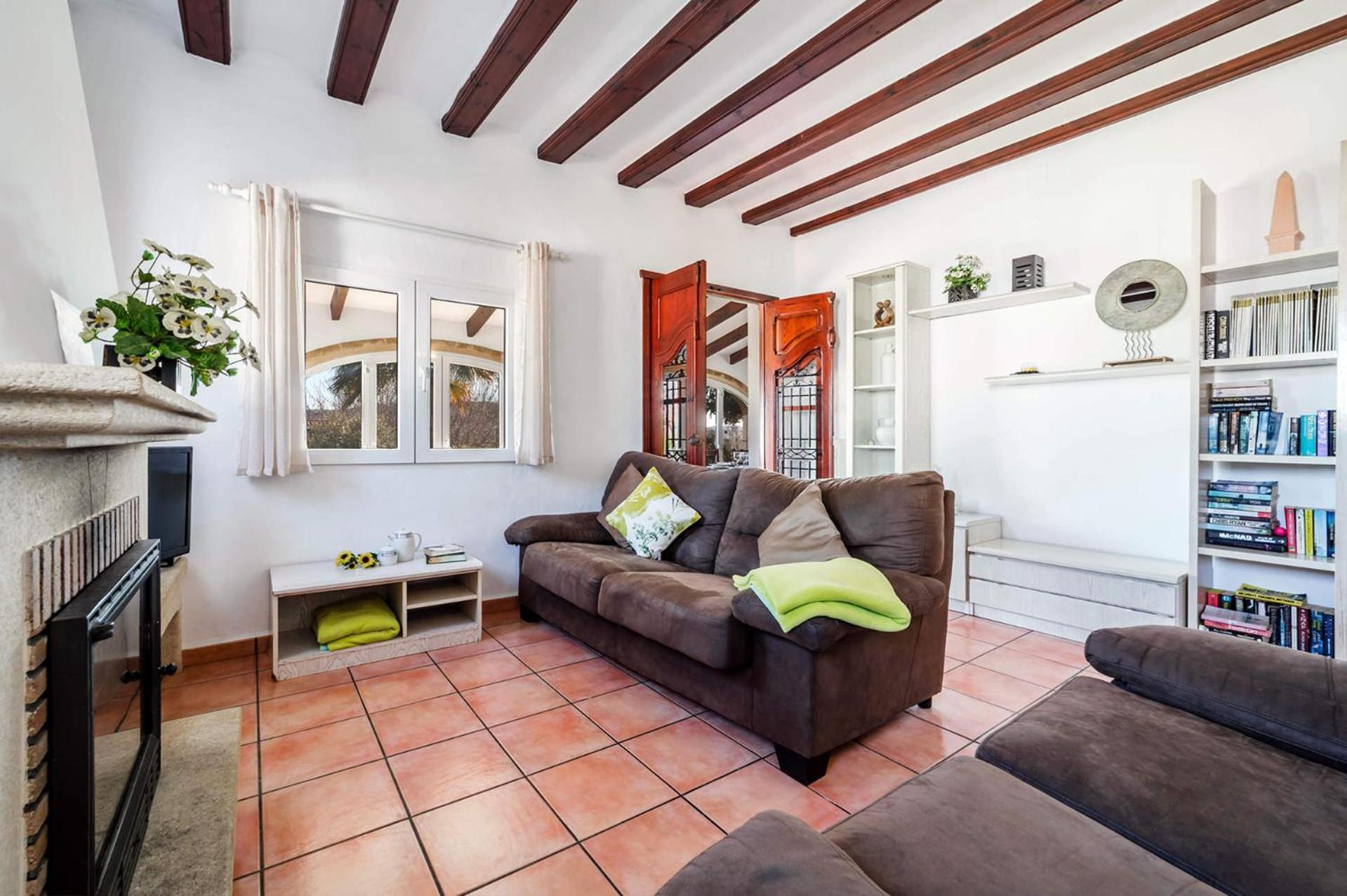 Villa Seniola by Villa Plus