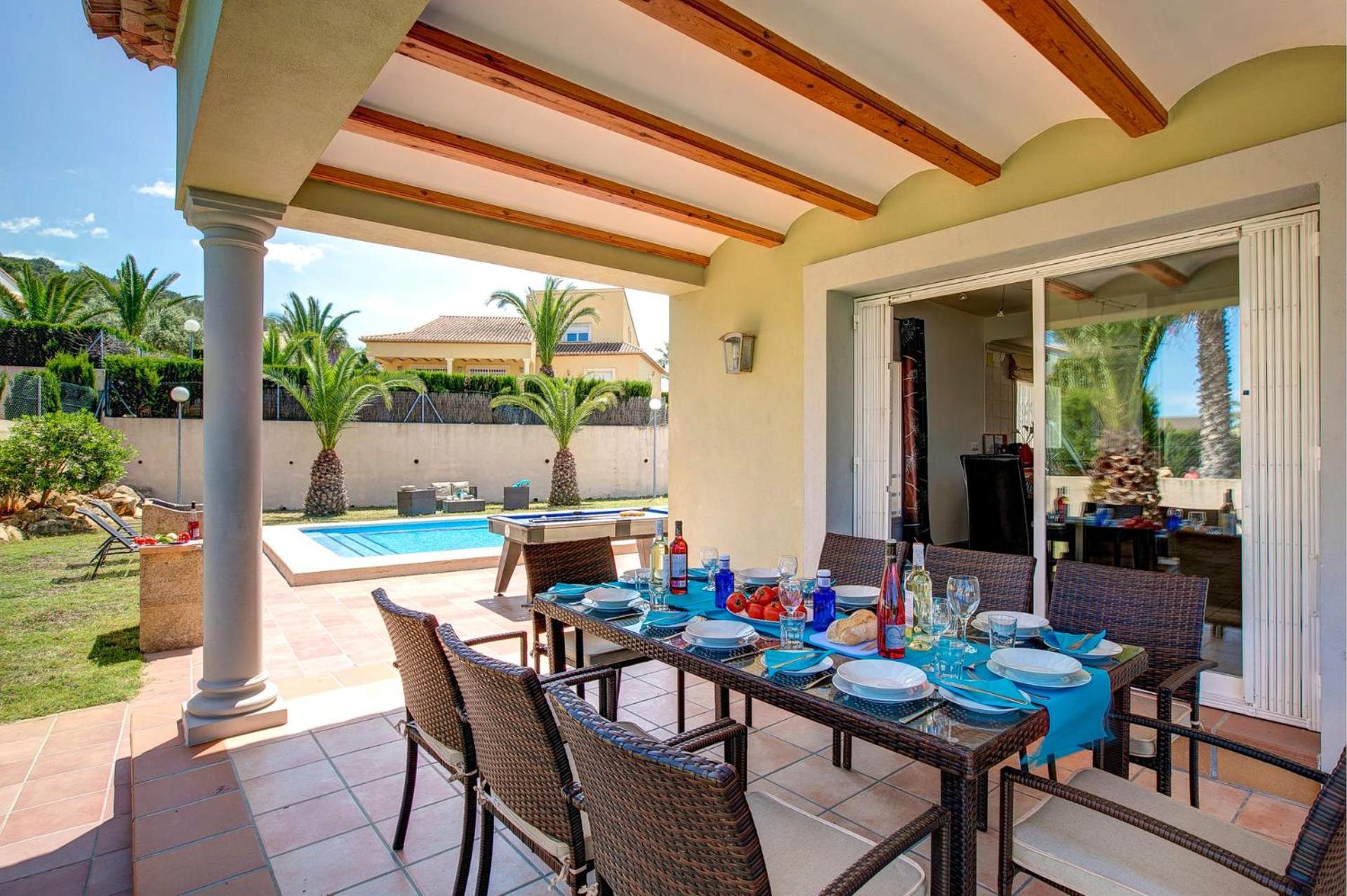 Villa Fresno by Villa Plus