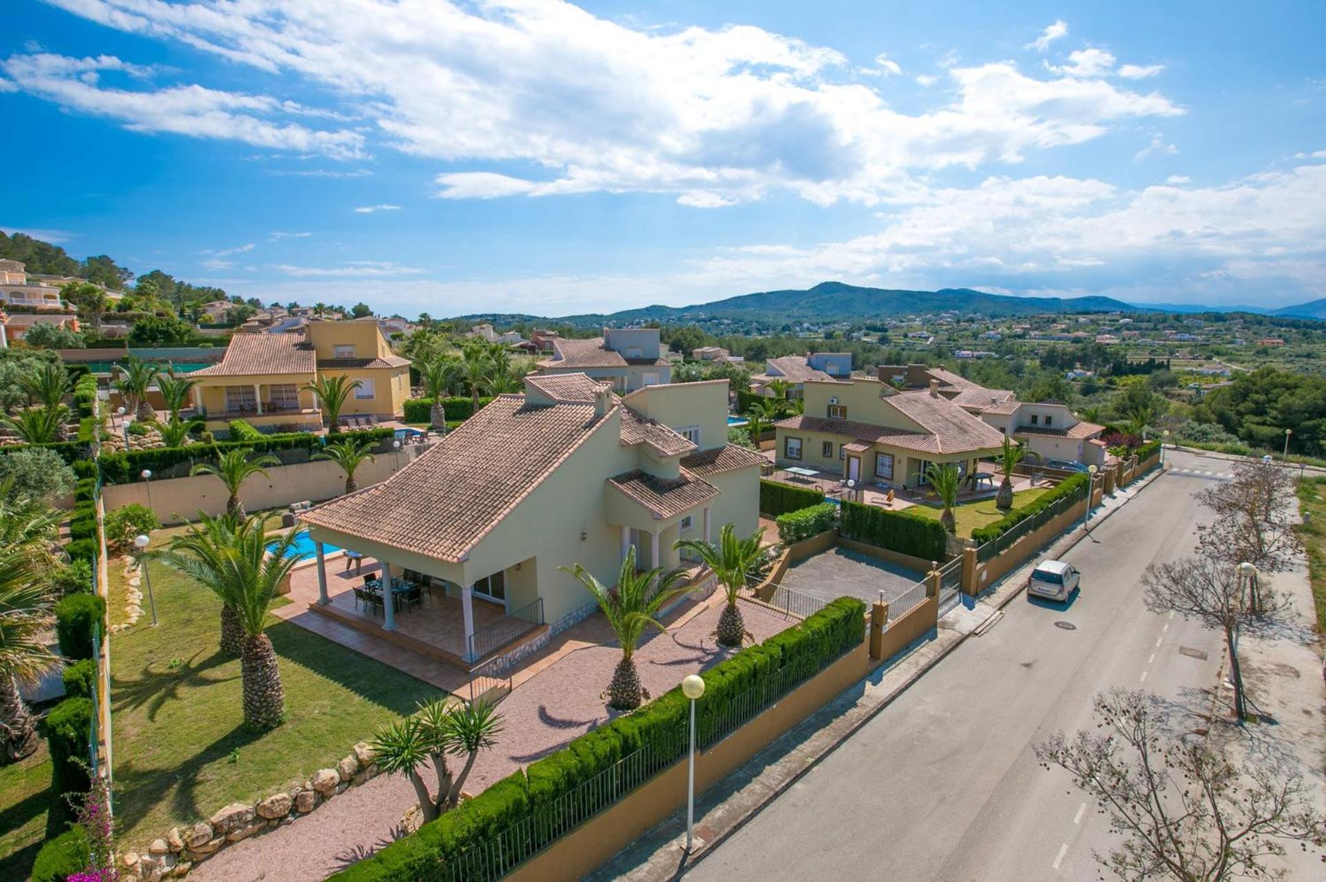 Villa Fresno by Villa Plus