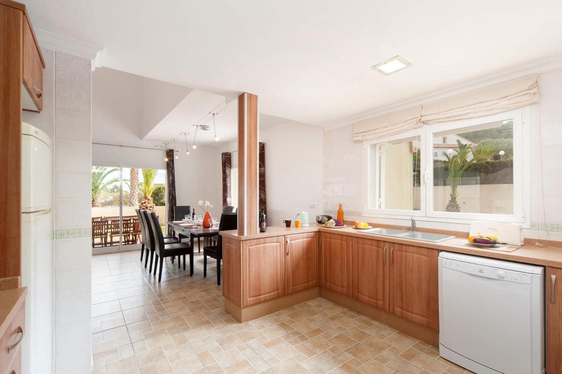 Villa Fresno by Villa Plus