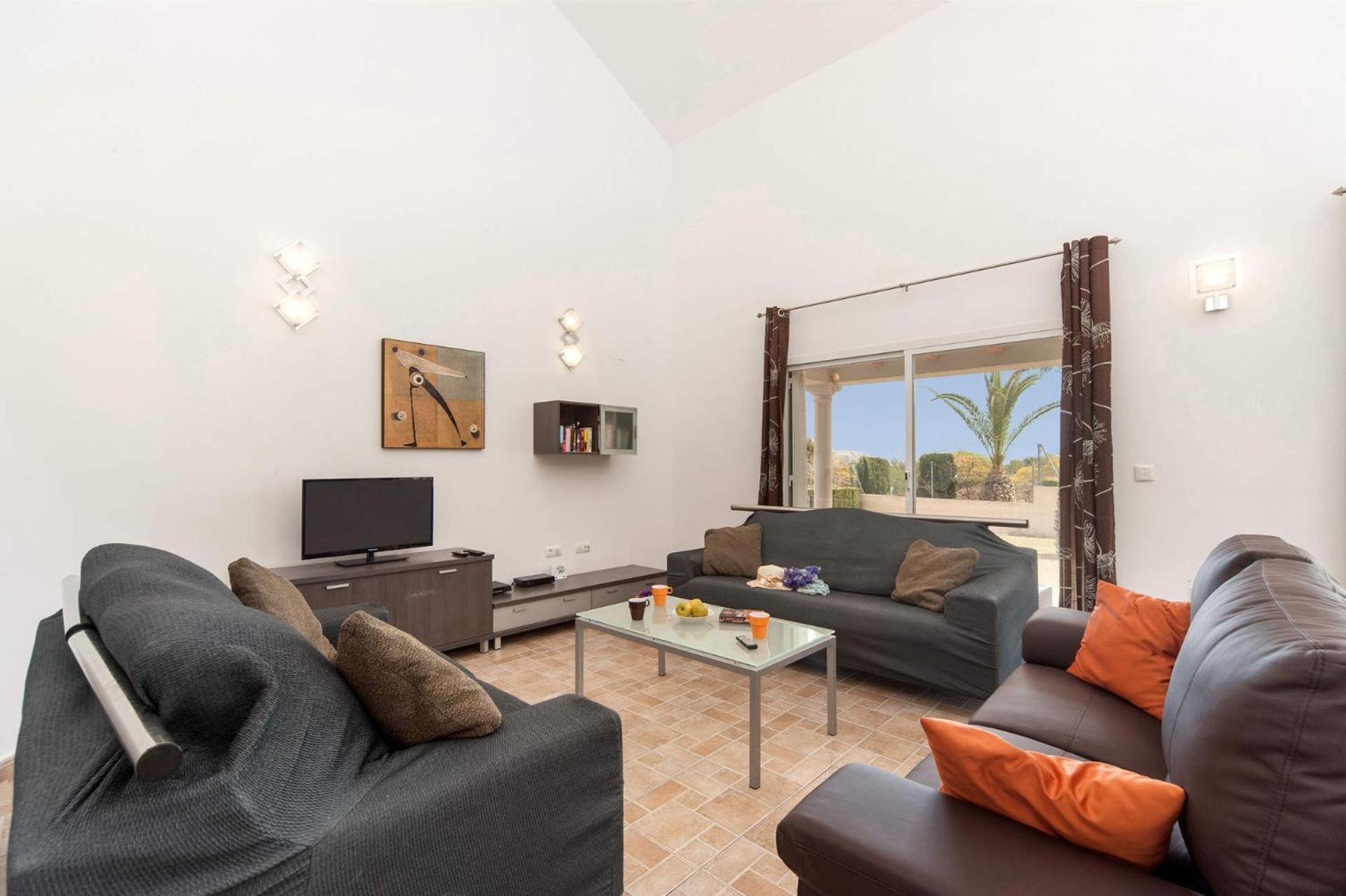 Villa Fresno by Villa Plus