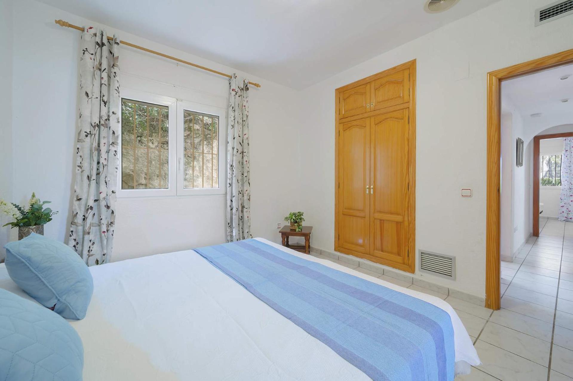 Villa Naranja Blanca by Villa Plus