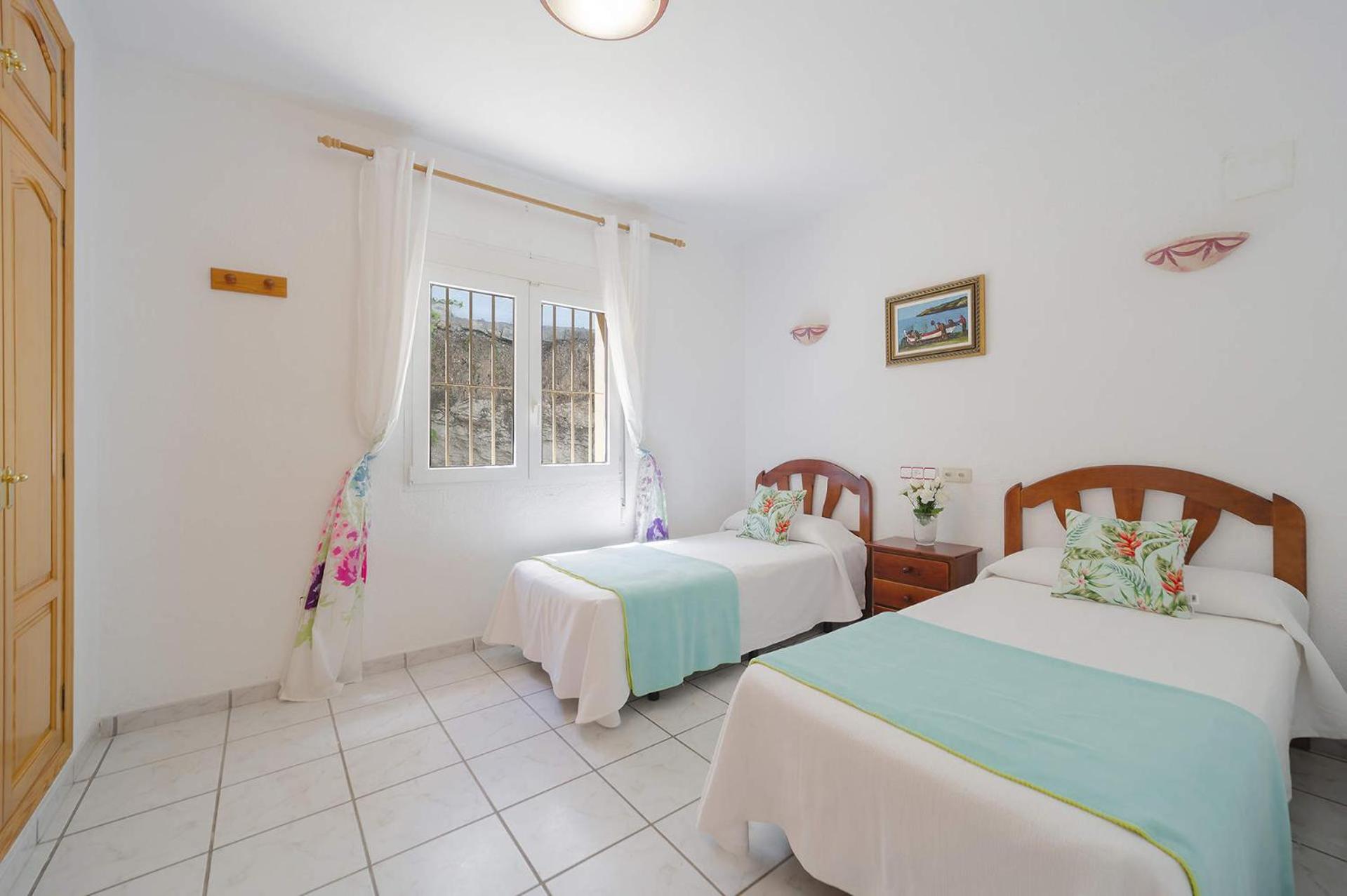 Villa Naranja Blanca by Villa Plus