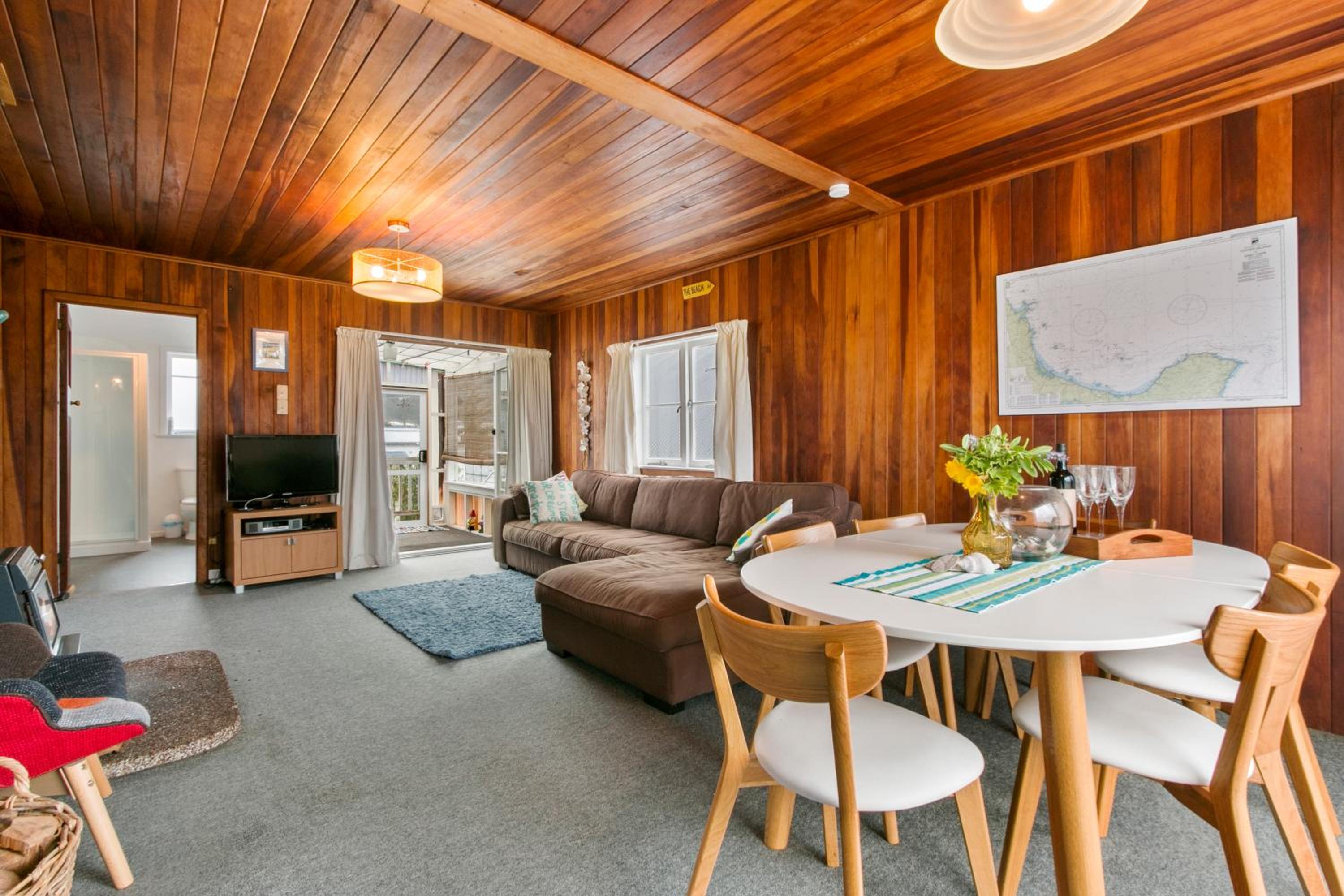 Waihi Charm - Waihi Beach Holiday Home view 3