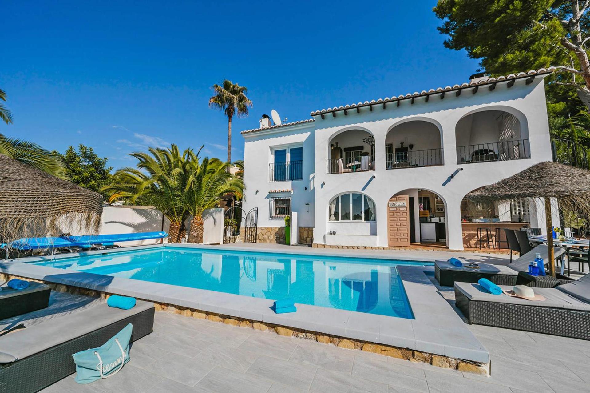 Villa Angeles Blanco by Villa Plus